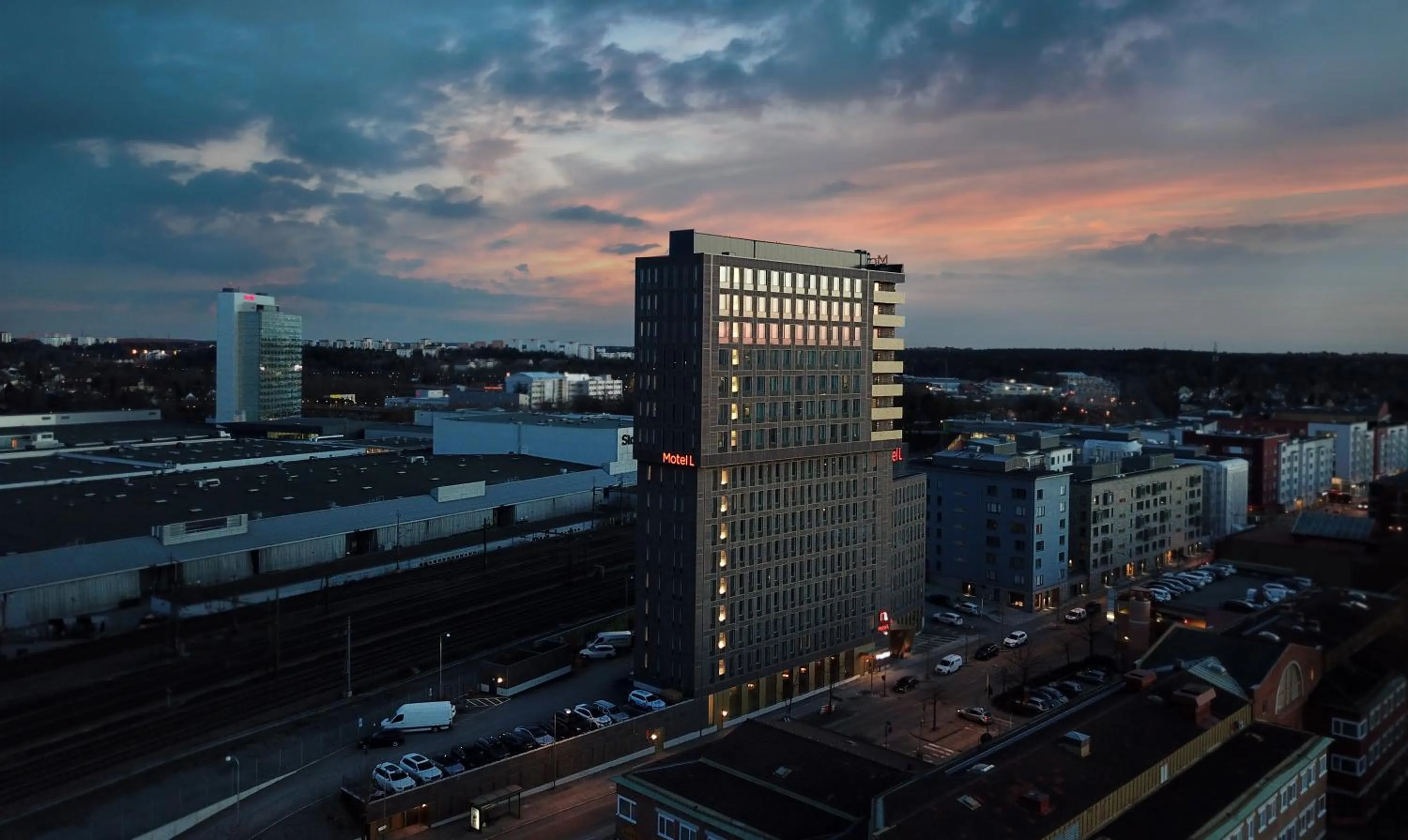 Sunset in ApartDirect Älvsjö
