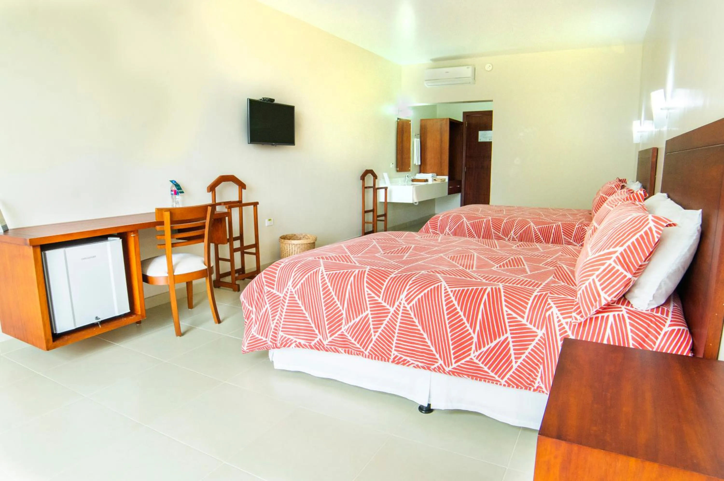 Bedroom, Bed in Gran Hotel de Lago - Shushufindi