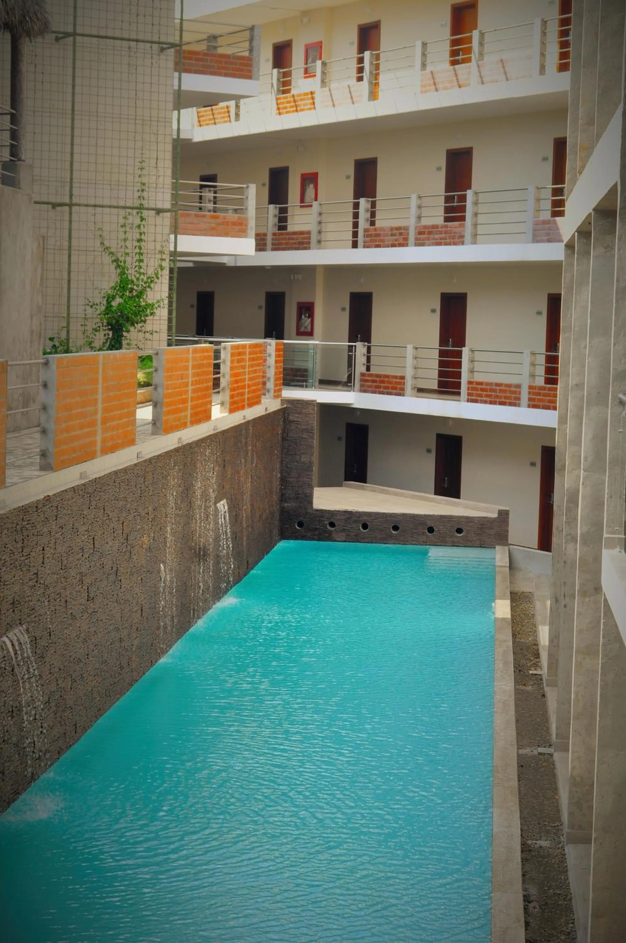 Swimming pool in Gran Hotel de Lago - Shushufindi