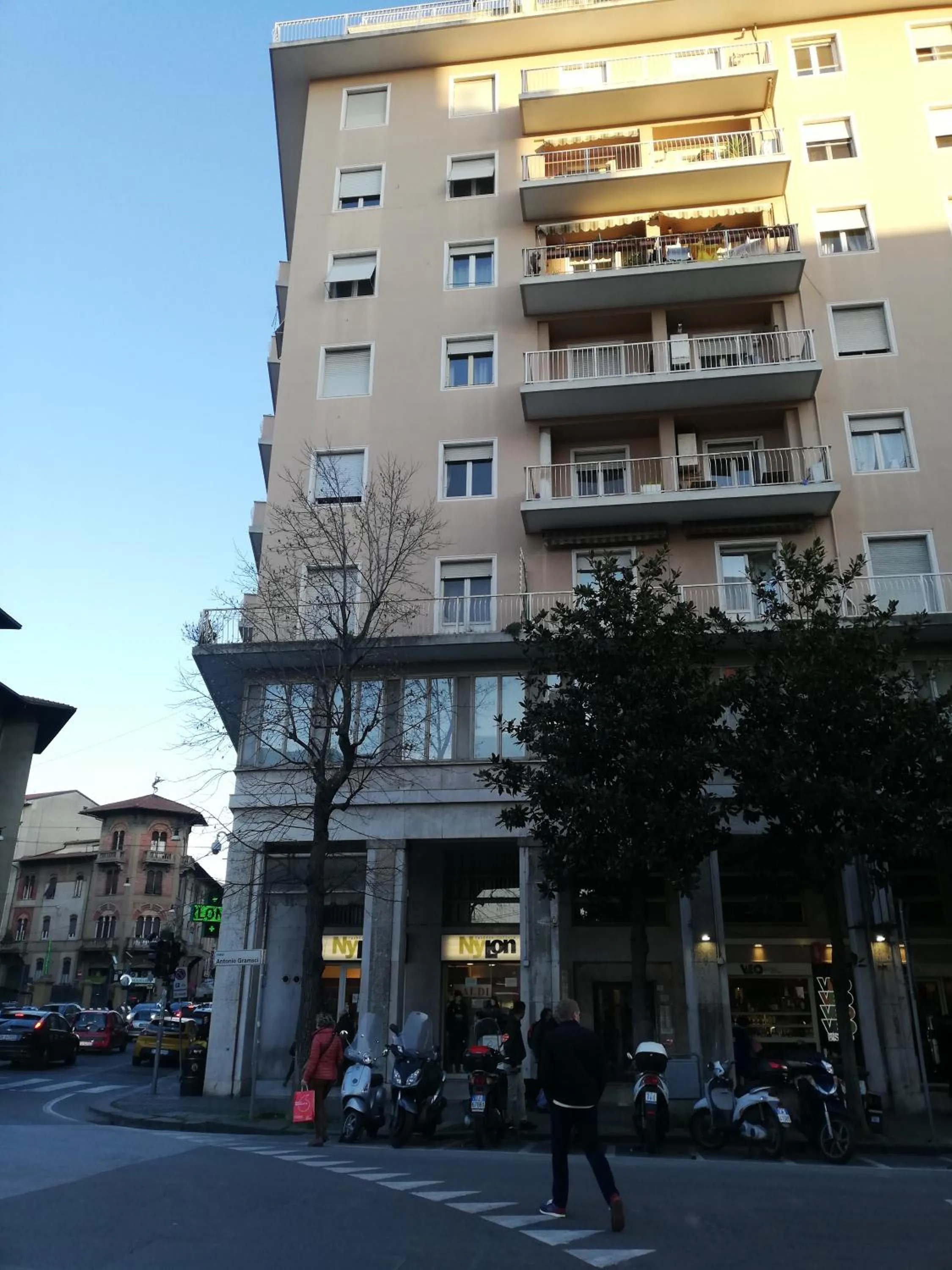 Property building in Pearl Pisa guest house