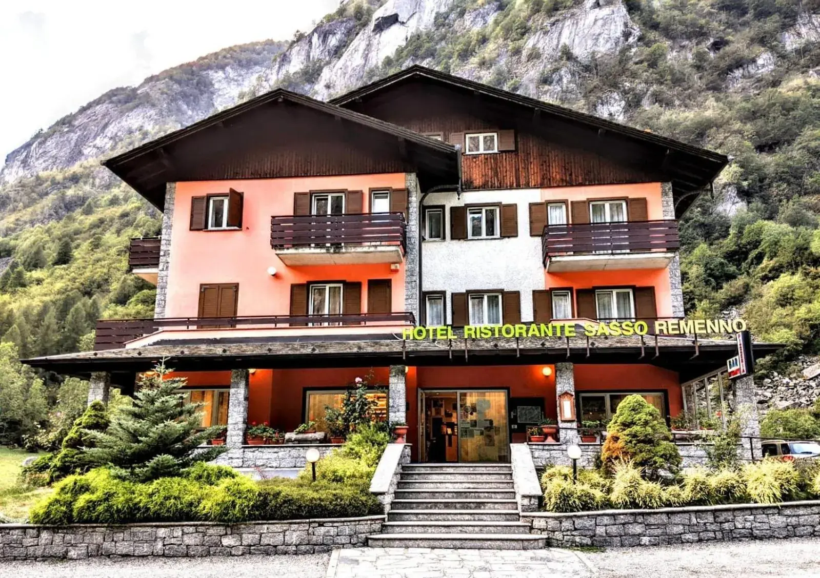 Hotel Ristorante Sasso Remenno Hotel Ristorante Sasso Remenno