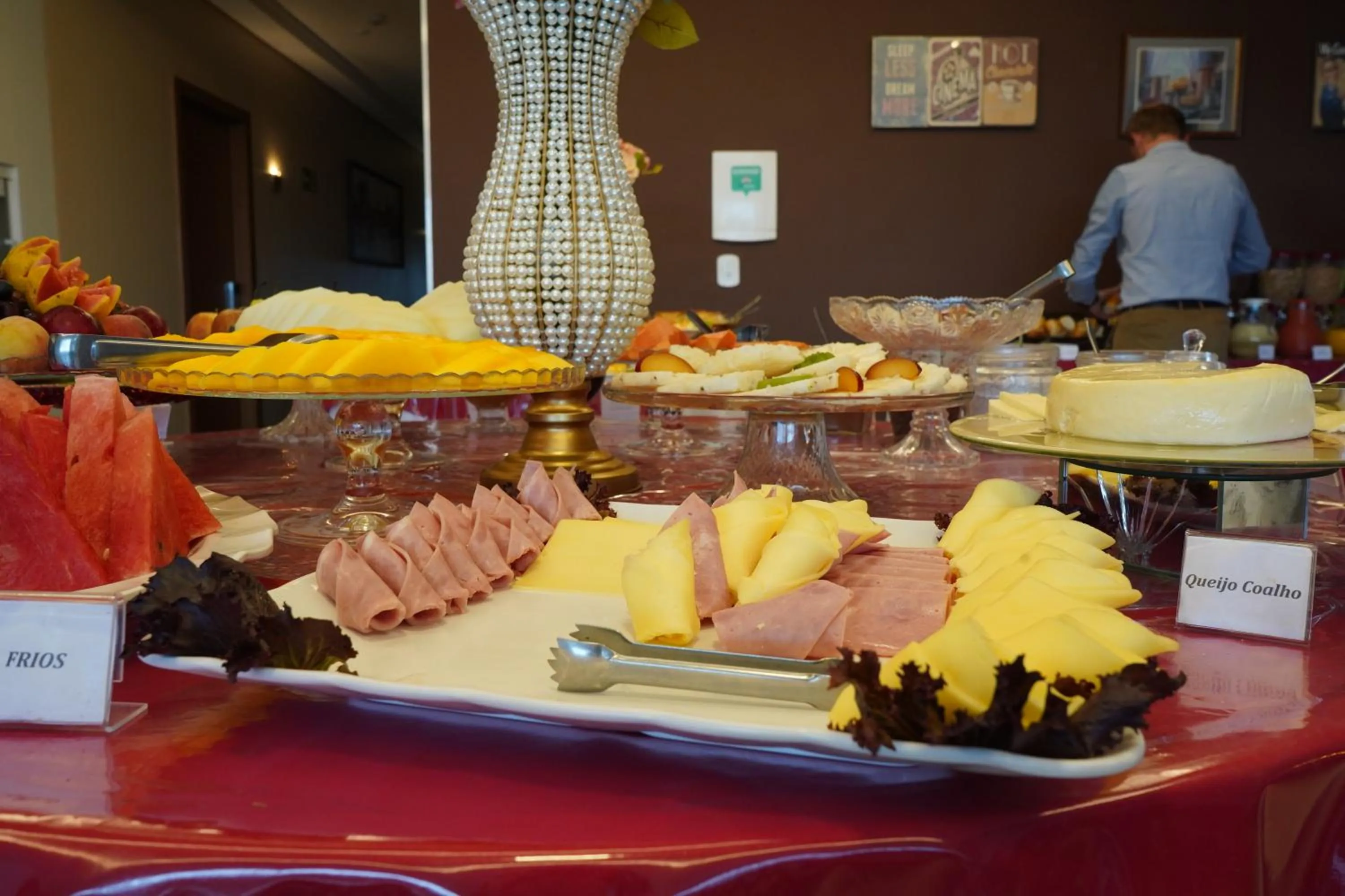 Breakfast in Pak Suítes Hotel