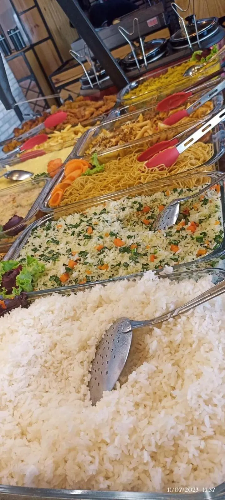 Restaurant/places to eat in Pak Suítes Hotel