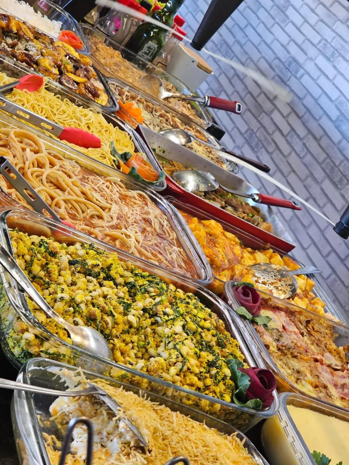 Restaurant/places to eat in Pak Suítes Hotel