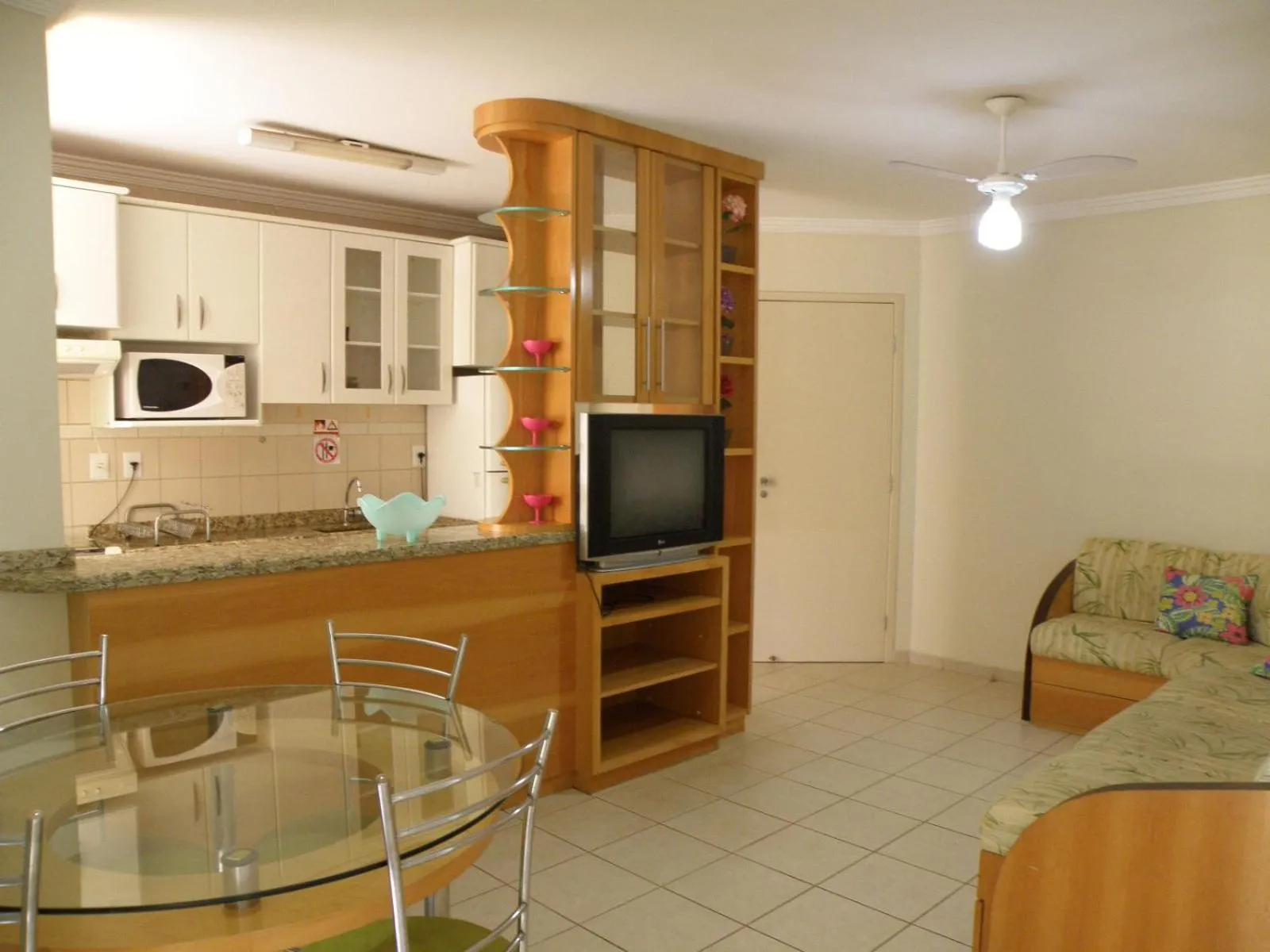 Living room in Vitória das Thermas Caldas Novas - ACHEI FERIAS - Com Roupa de Cama