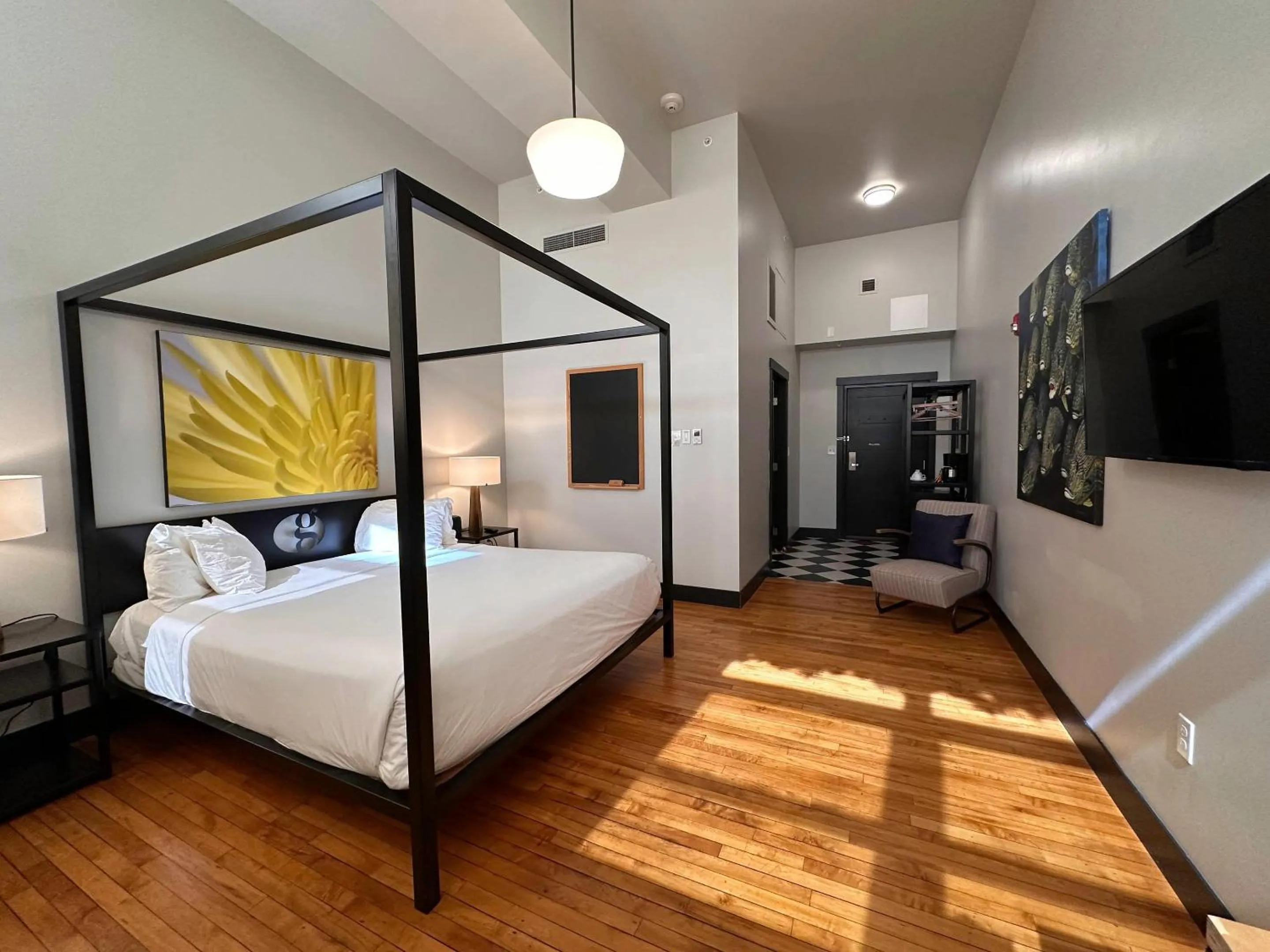 Bedroom, Bed in Hotel Grinnell, Ascend Hotel Collection