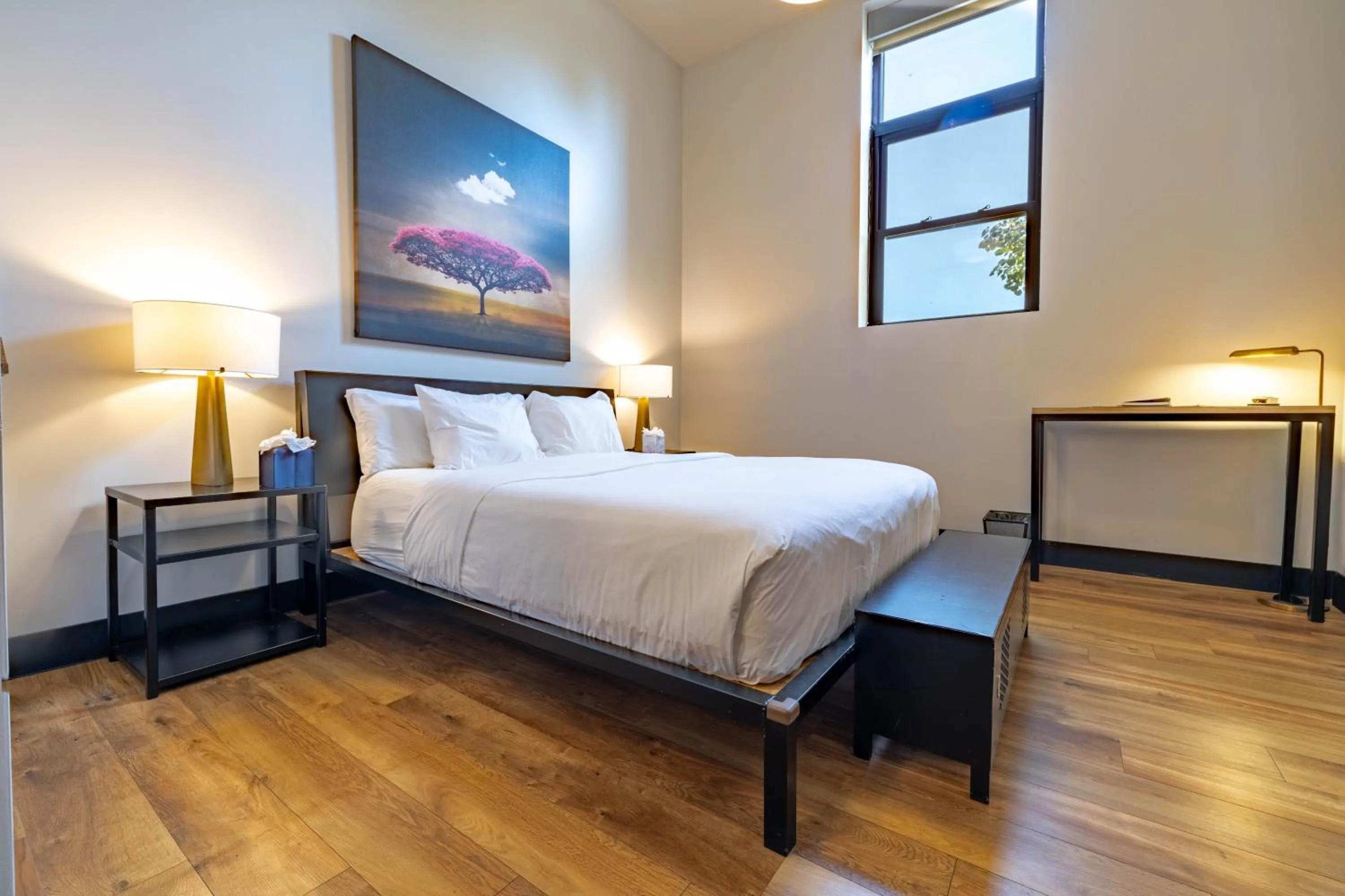 Bed in Hotel Grinnell, Ascend Hotel Collection