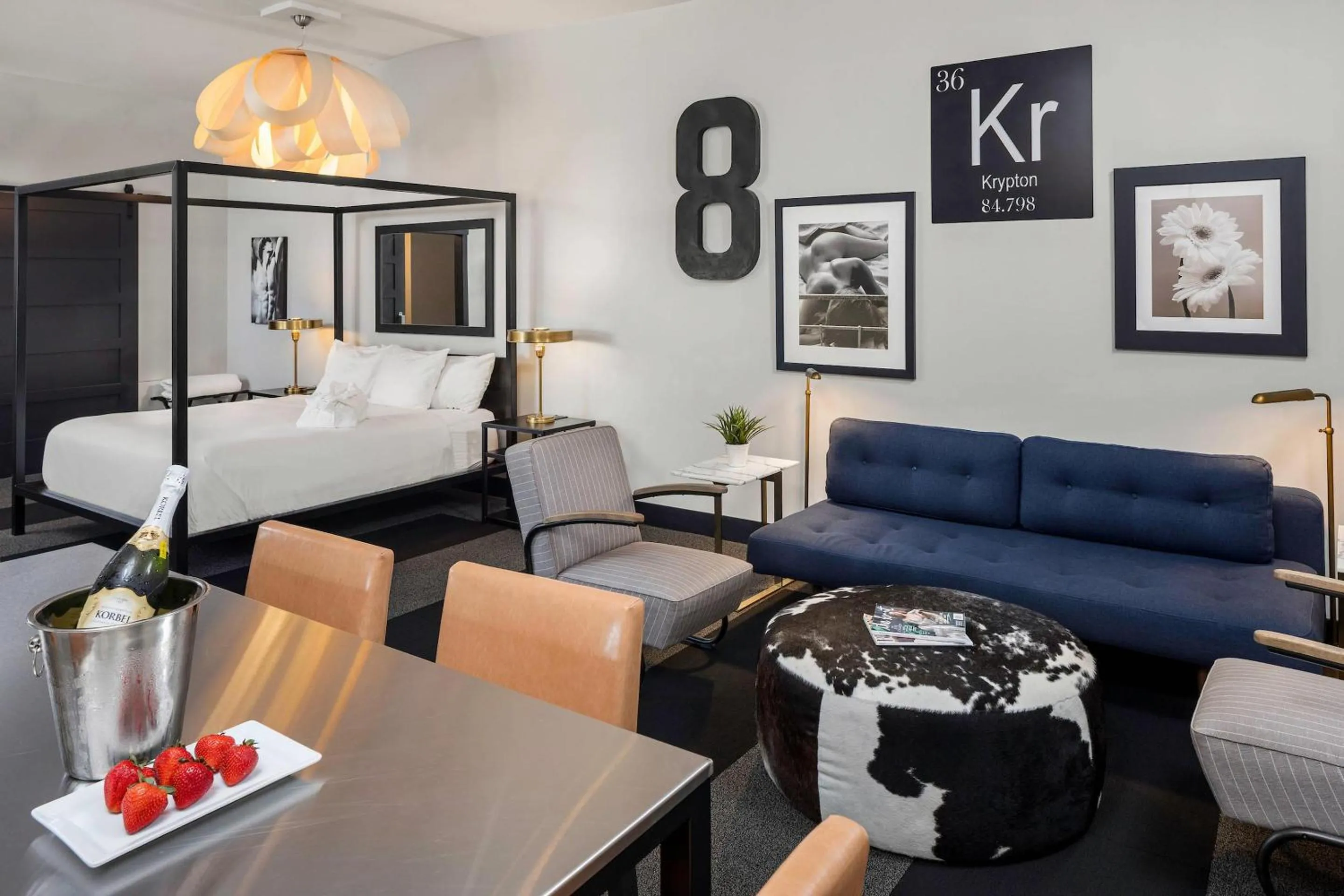 Bedroom in Hotel Grinnell, Ascend Hotel Collection