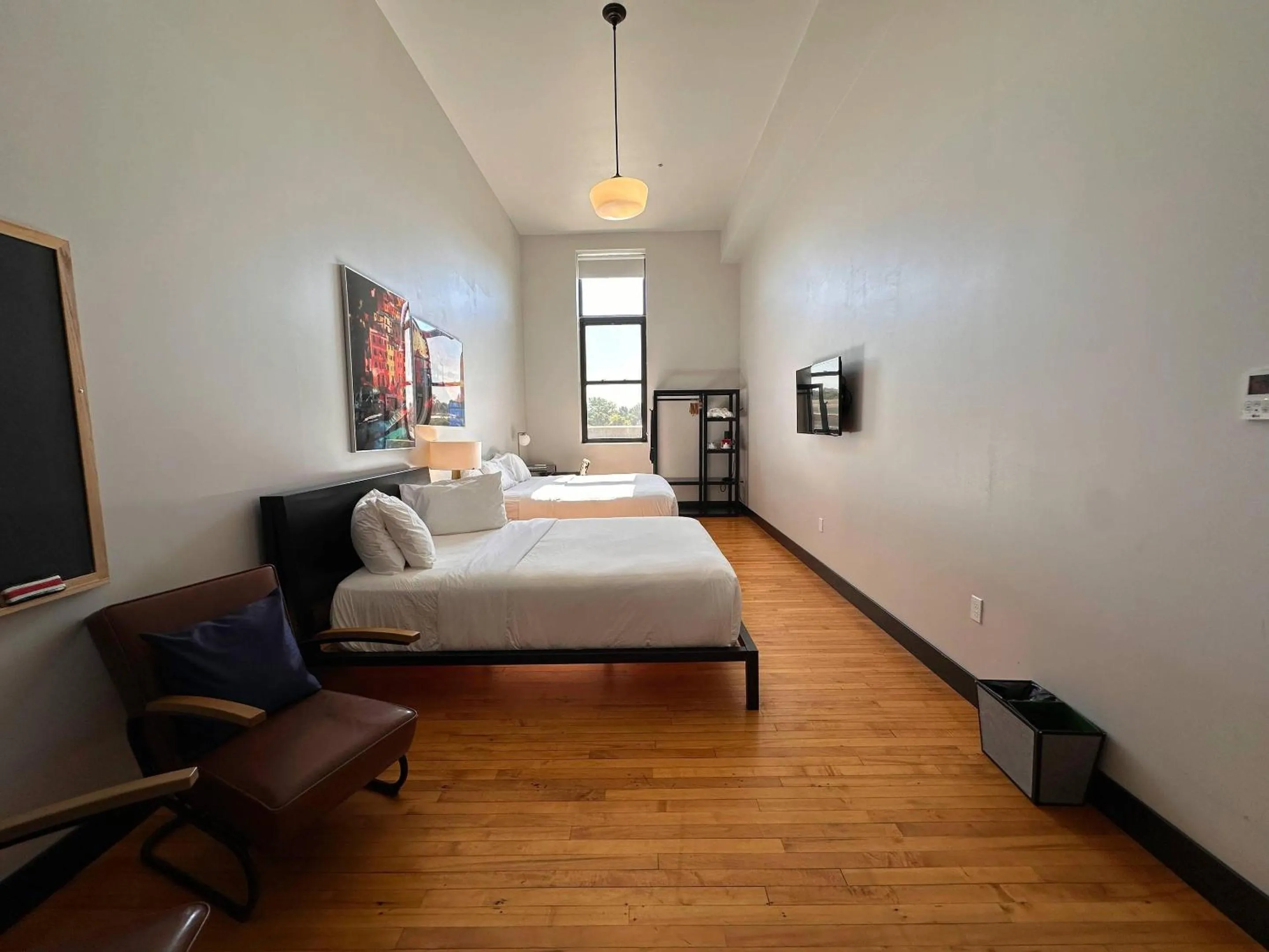 Bedroom, Bed in Hotel Grinnell, Ascend Hotel Collection