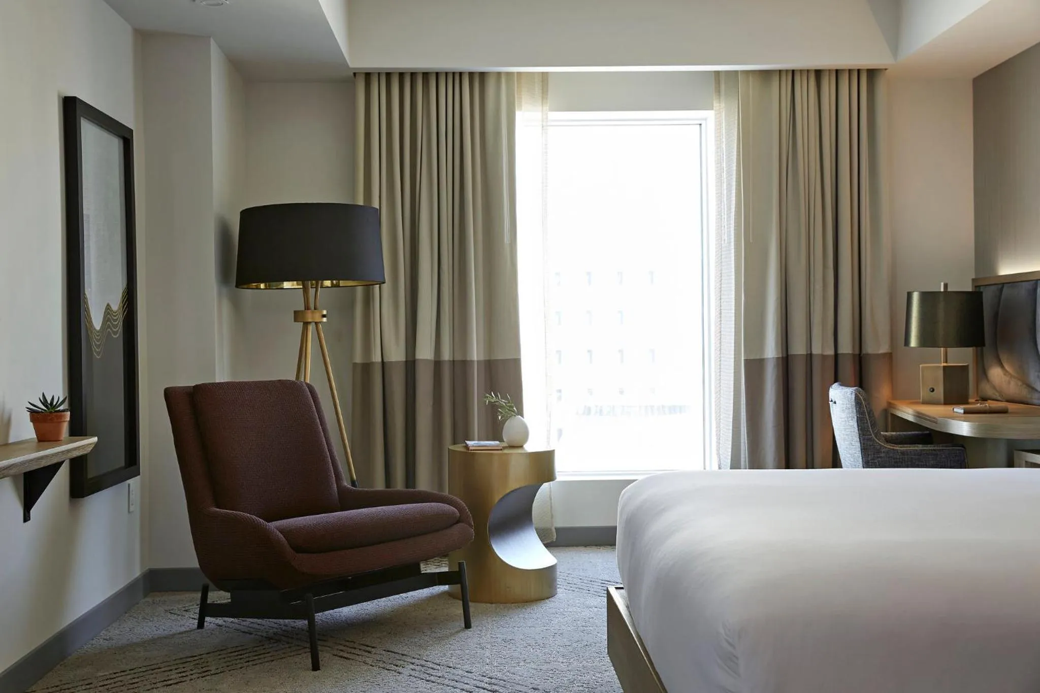 Photo of the whole room, Bed in Kimpton Sawyer Hotel by IHG