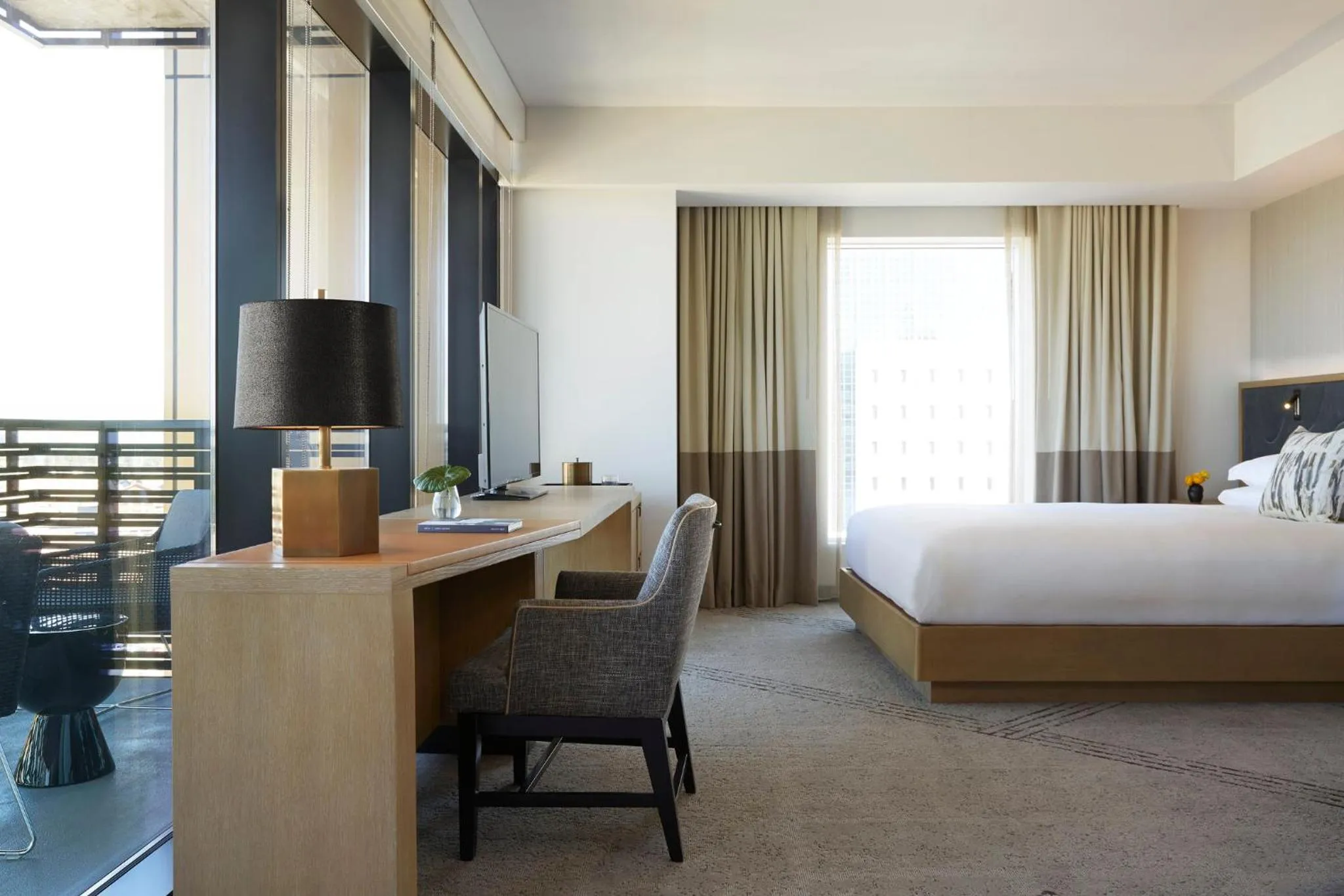 Photo of the whole room, Bed in Kimpton Sawyer Hotel by IHG