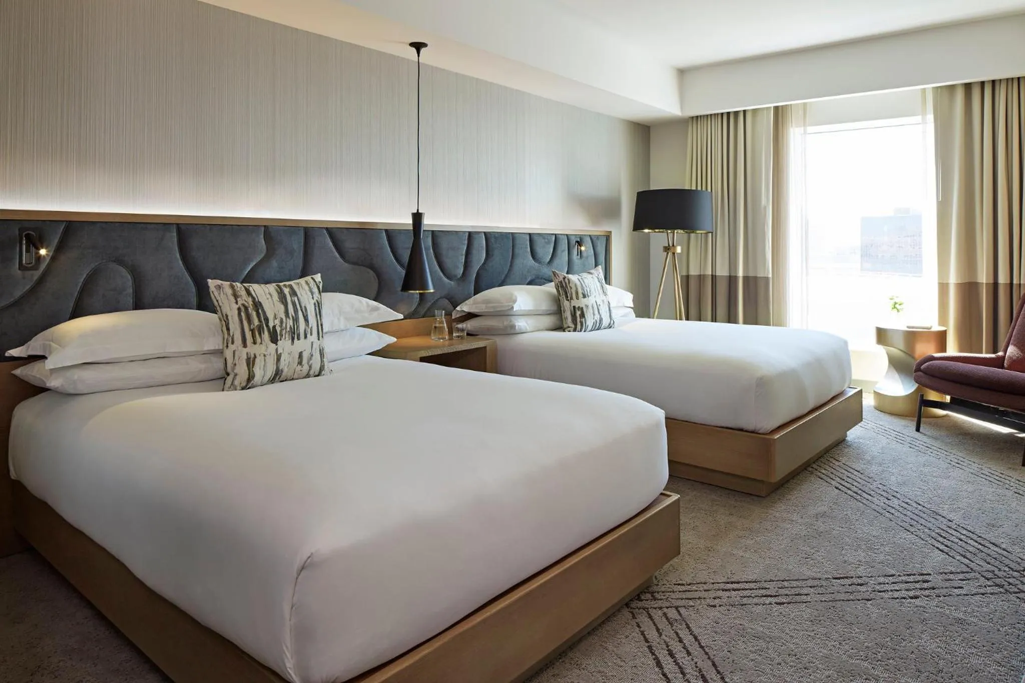 Photo of the whole room, Bed in Kimpton Sawyer Hotel by IHG