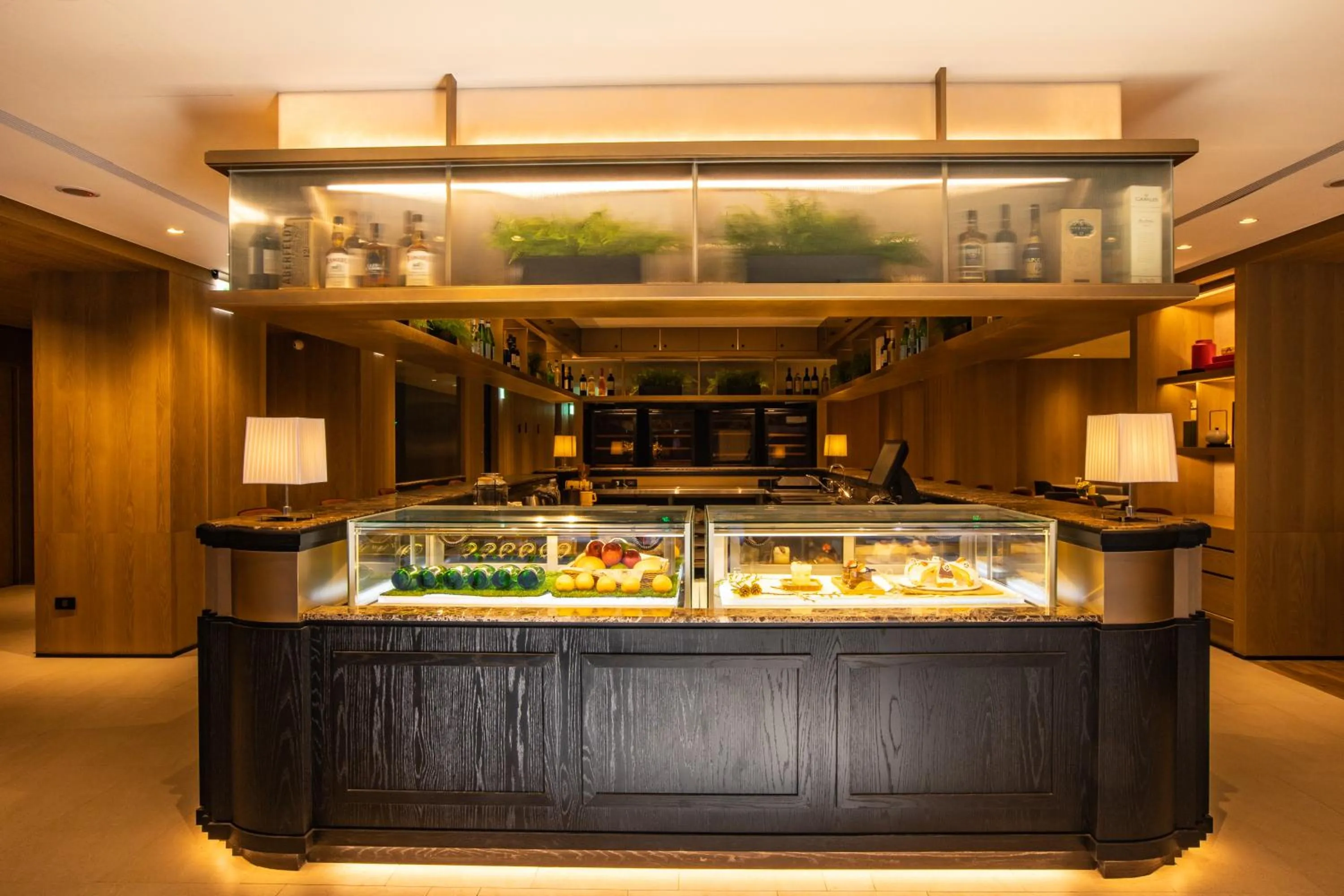 Restaurant/places to eat in Mega Hotel