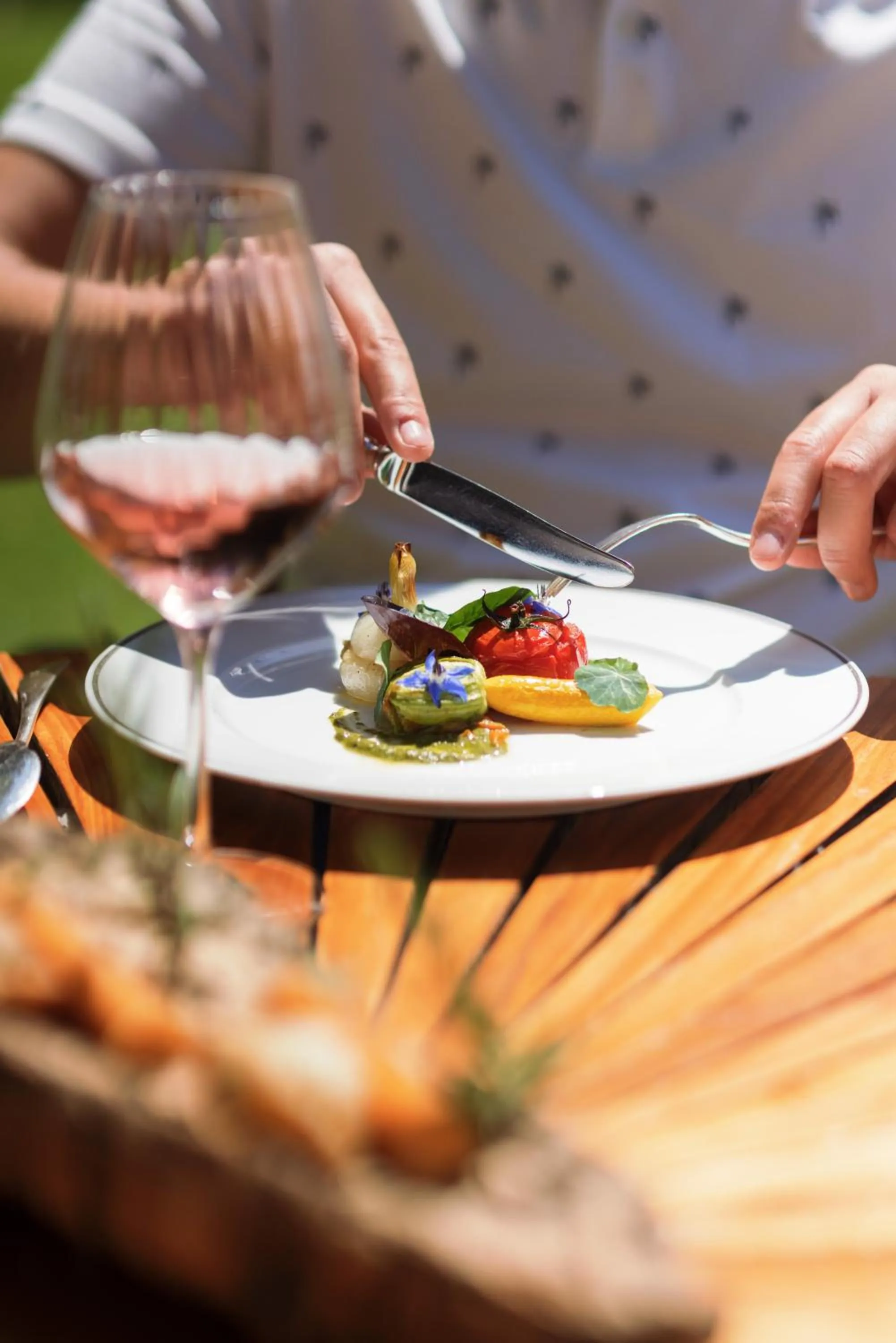 Food and drinks in Hostellerie De L'abbaye De La Celle - Teritoria