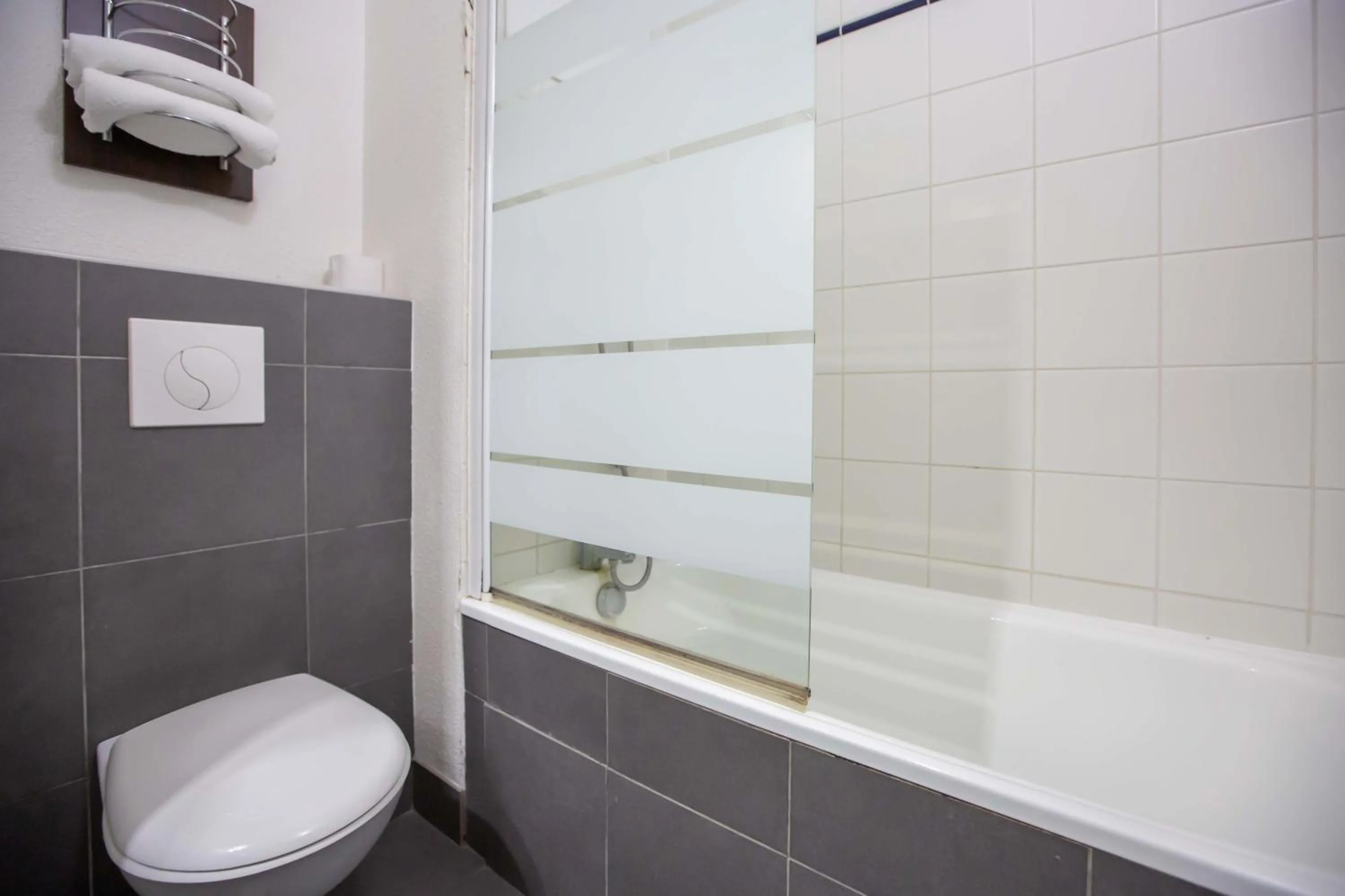 Bathroom in Urban by balladins Eaubonne