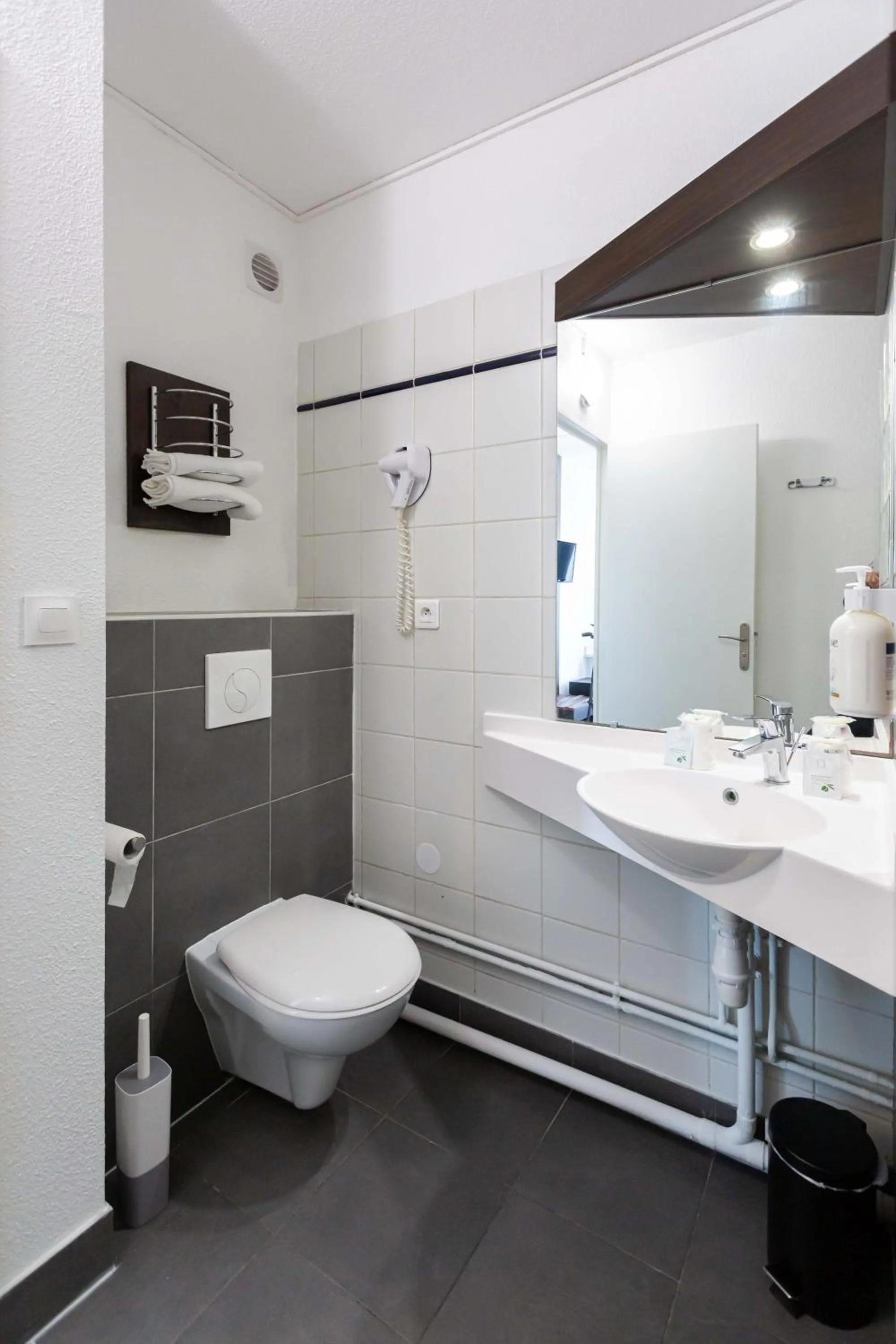 Bathroom in Urban by balladins Eaubonne