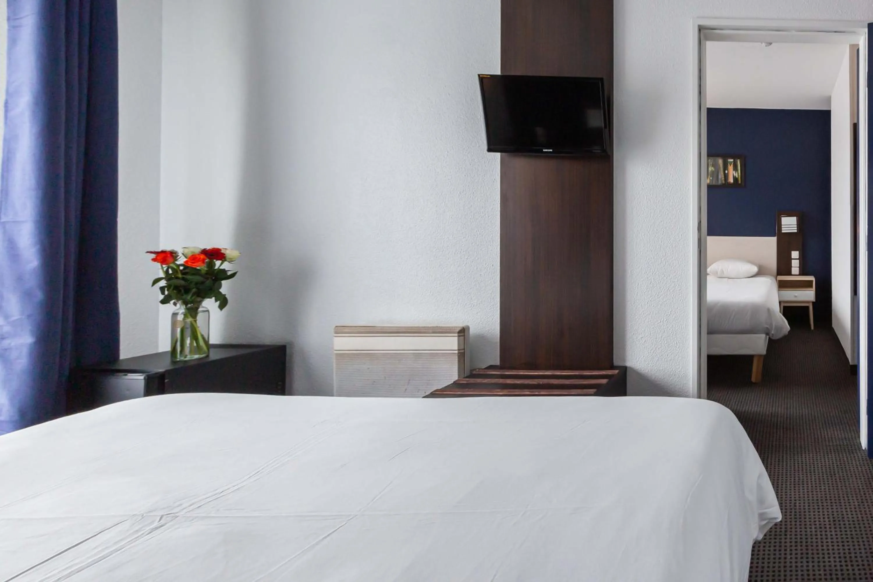 TV and multimedia, Bed in Urban by balladins Eaubonne