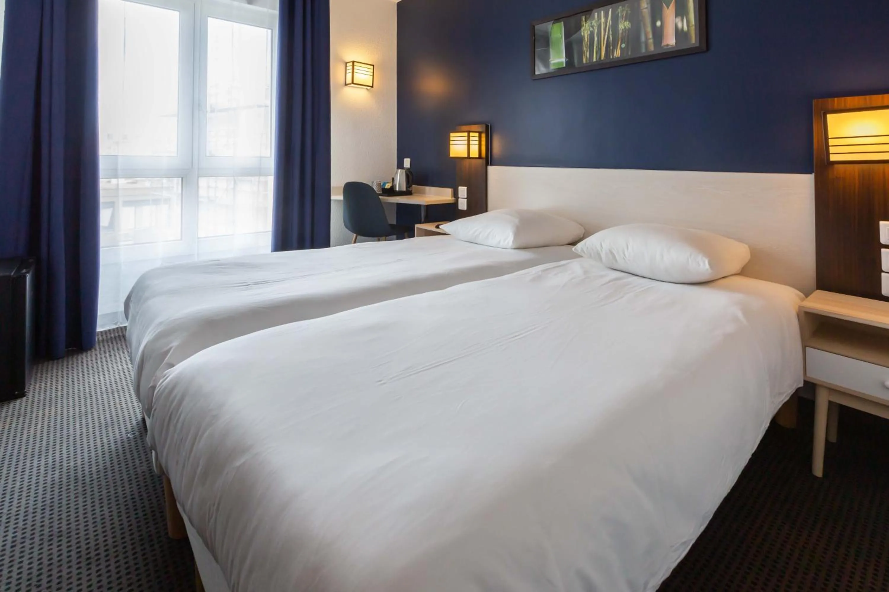 Photo of the whole room, Bed in Urban by balladins Eaubonne