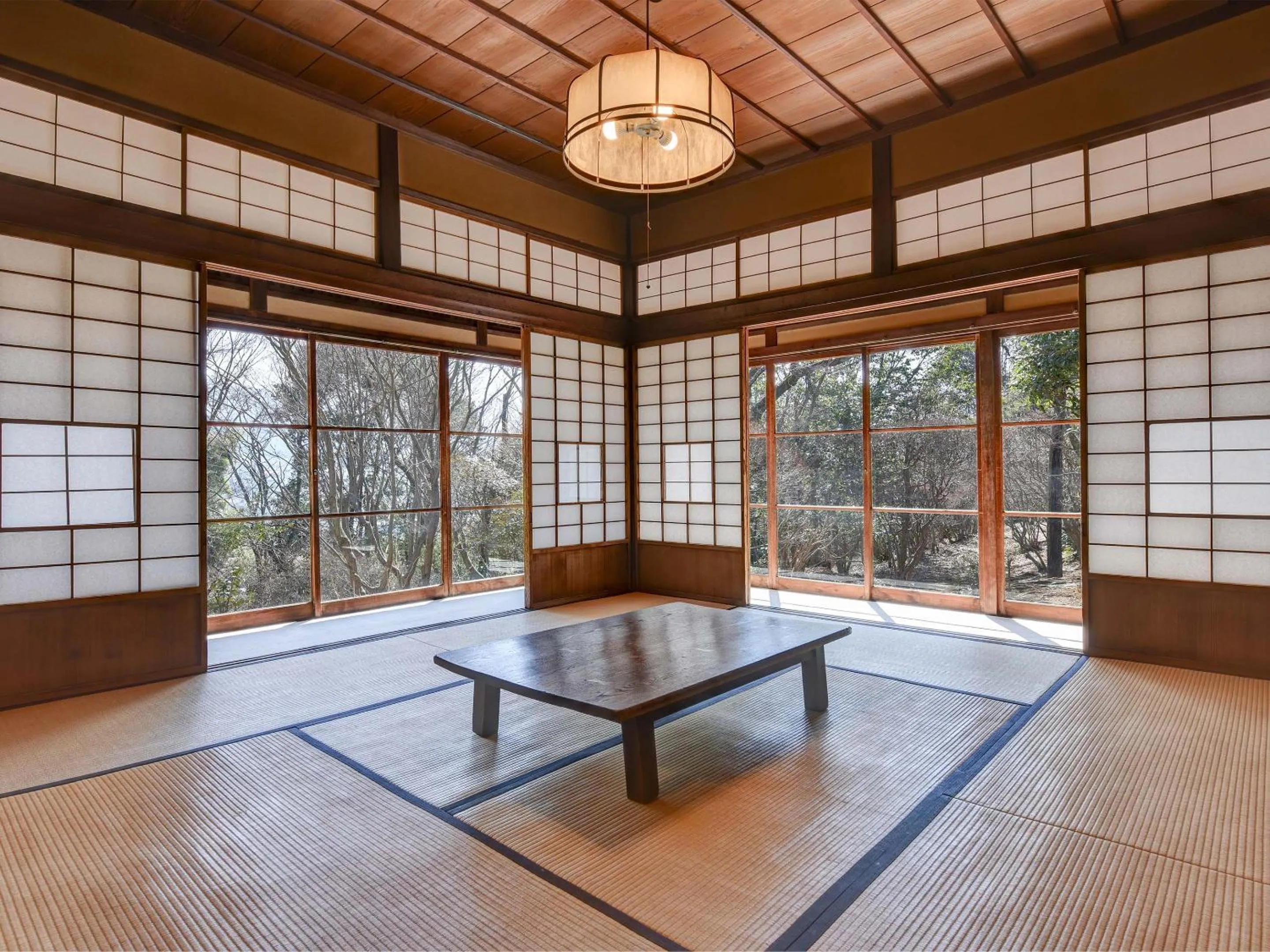 Photo of the whole room in Nagataki