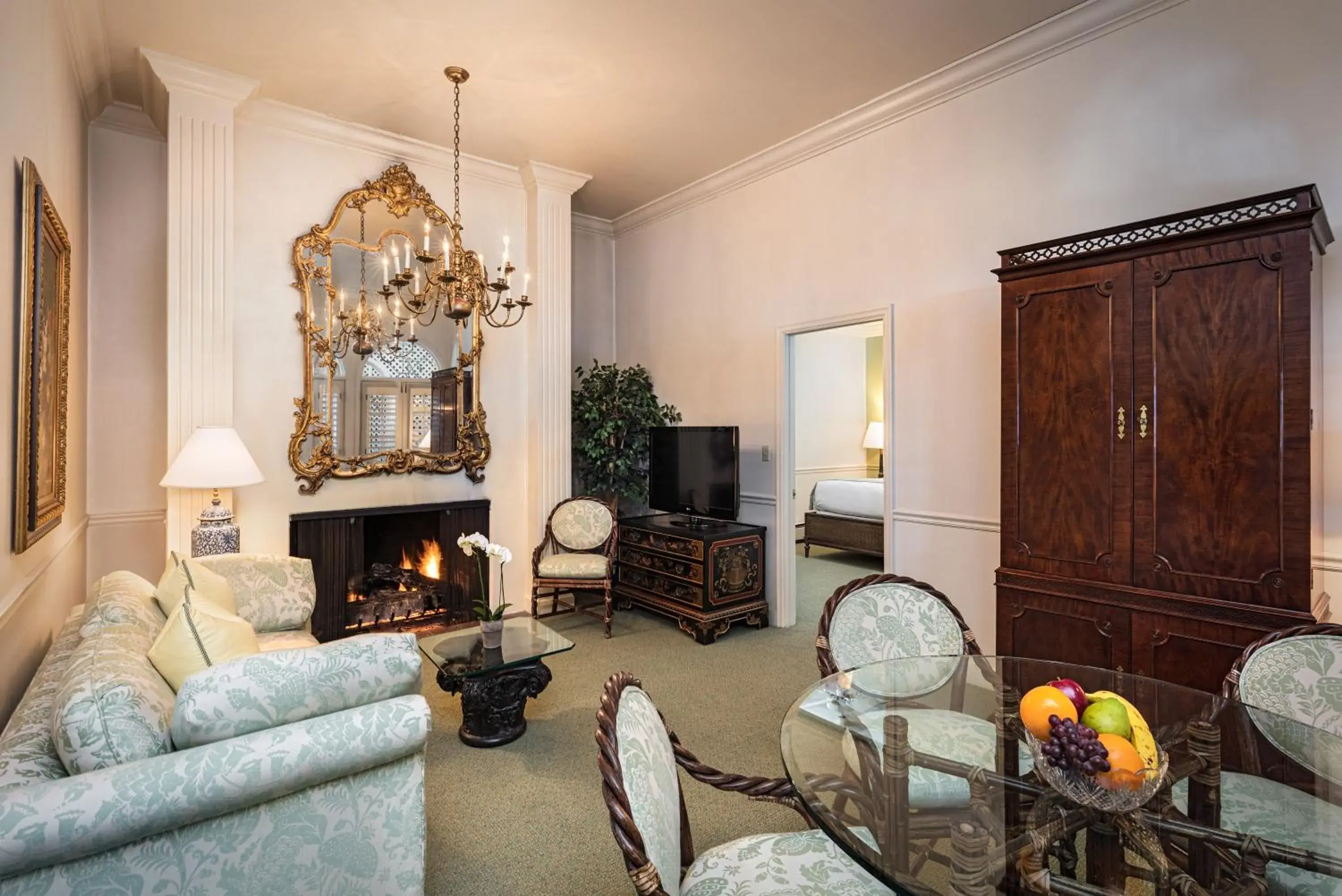 Deluxe King Suite in Pine Inn - Carmel Deluxe King Suite in Pine Inn - Carmel