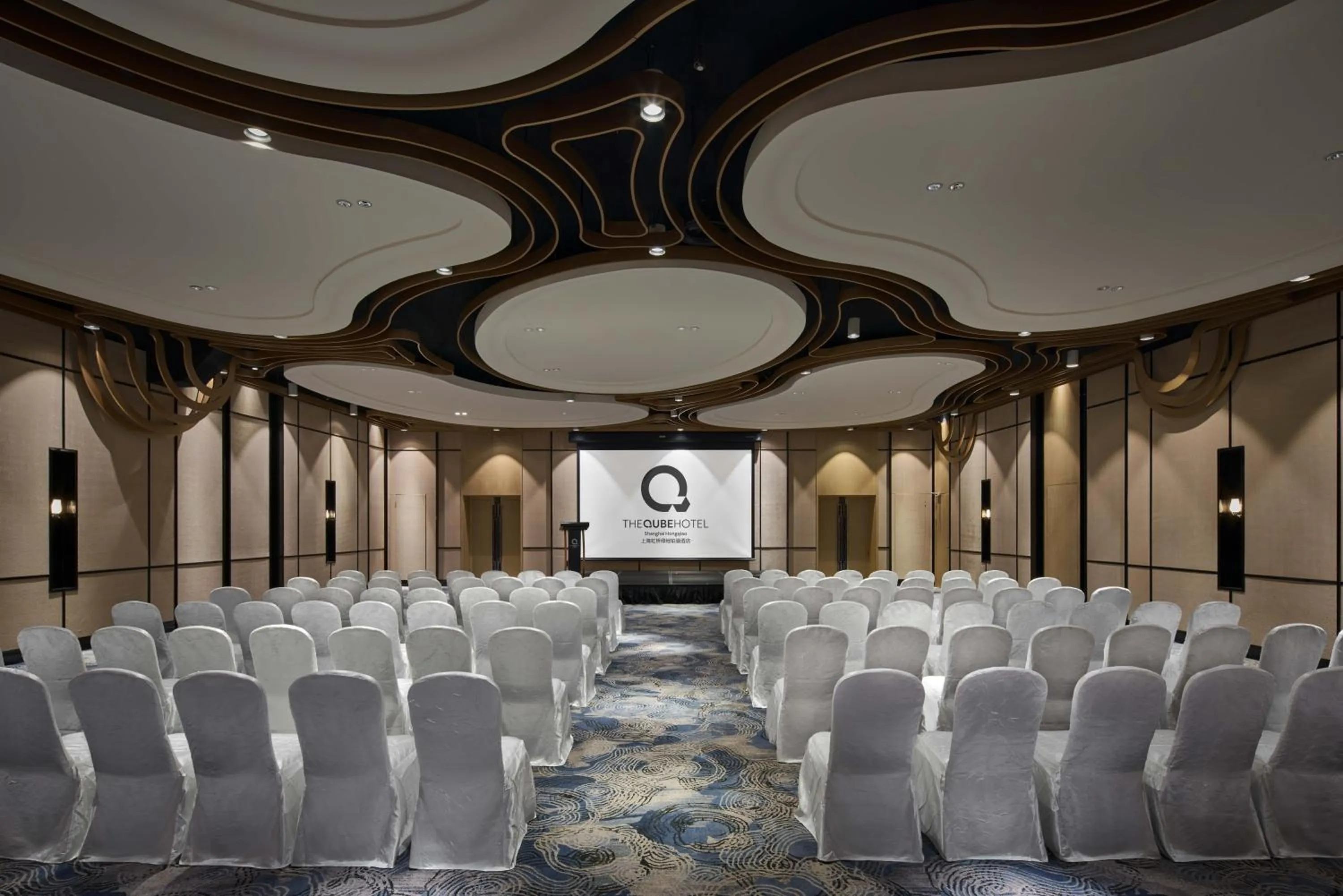 Business facilities in The QUBE Hotel Shanghai Hongqiao