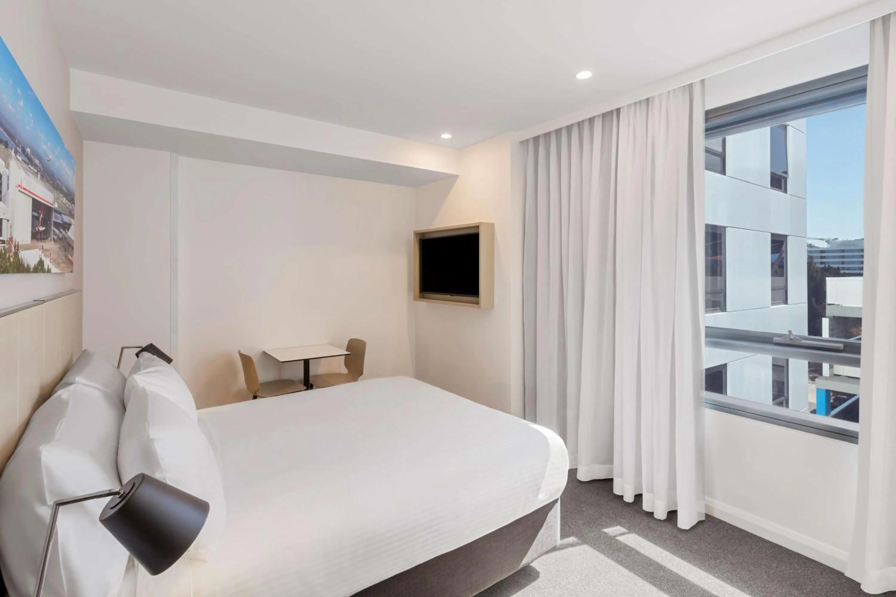 Bedroom, Bed in Travelodge Hotel Sydney Airport