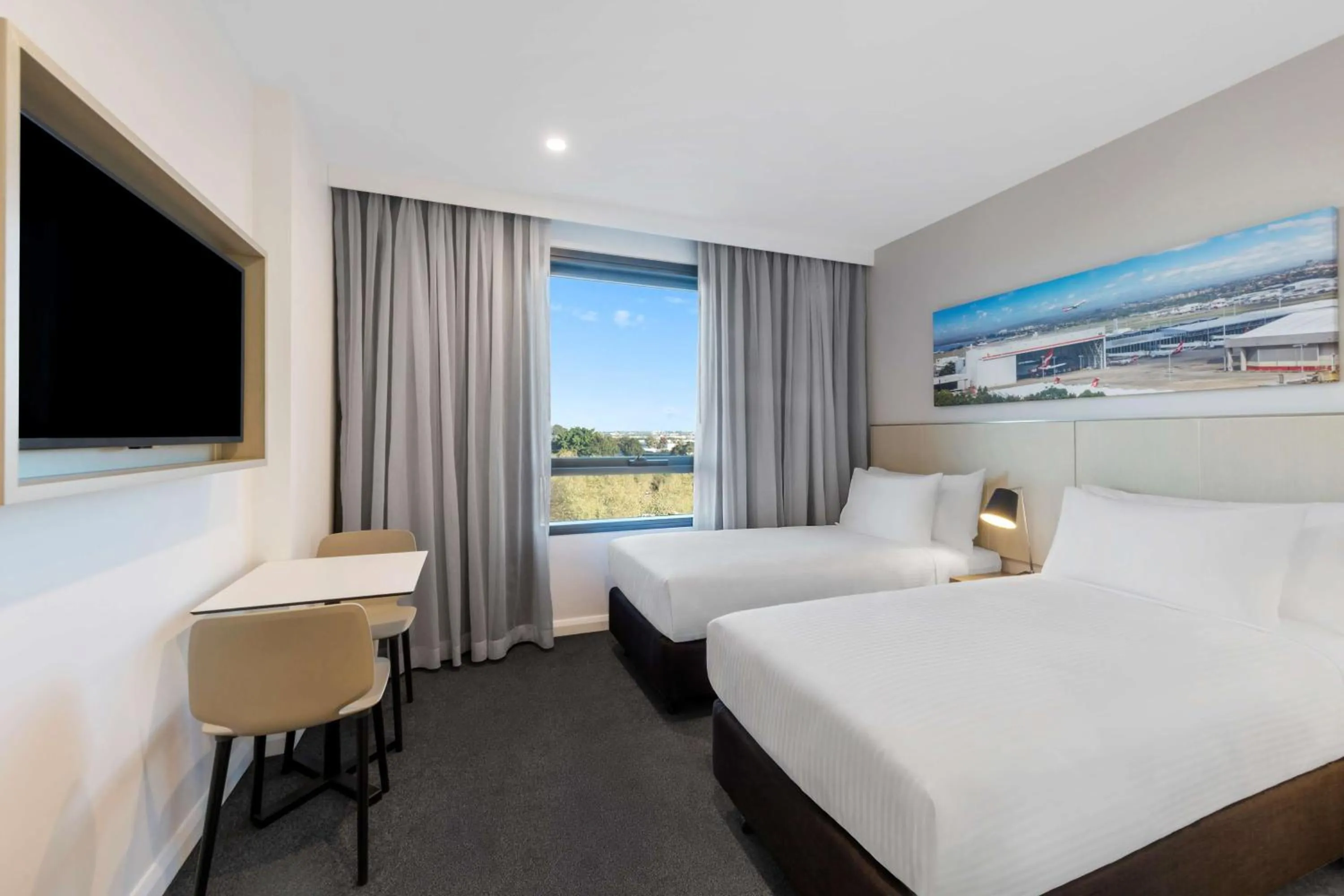 Bedroom, Bed in Travelodge Hotel Sydney Airport