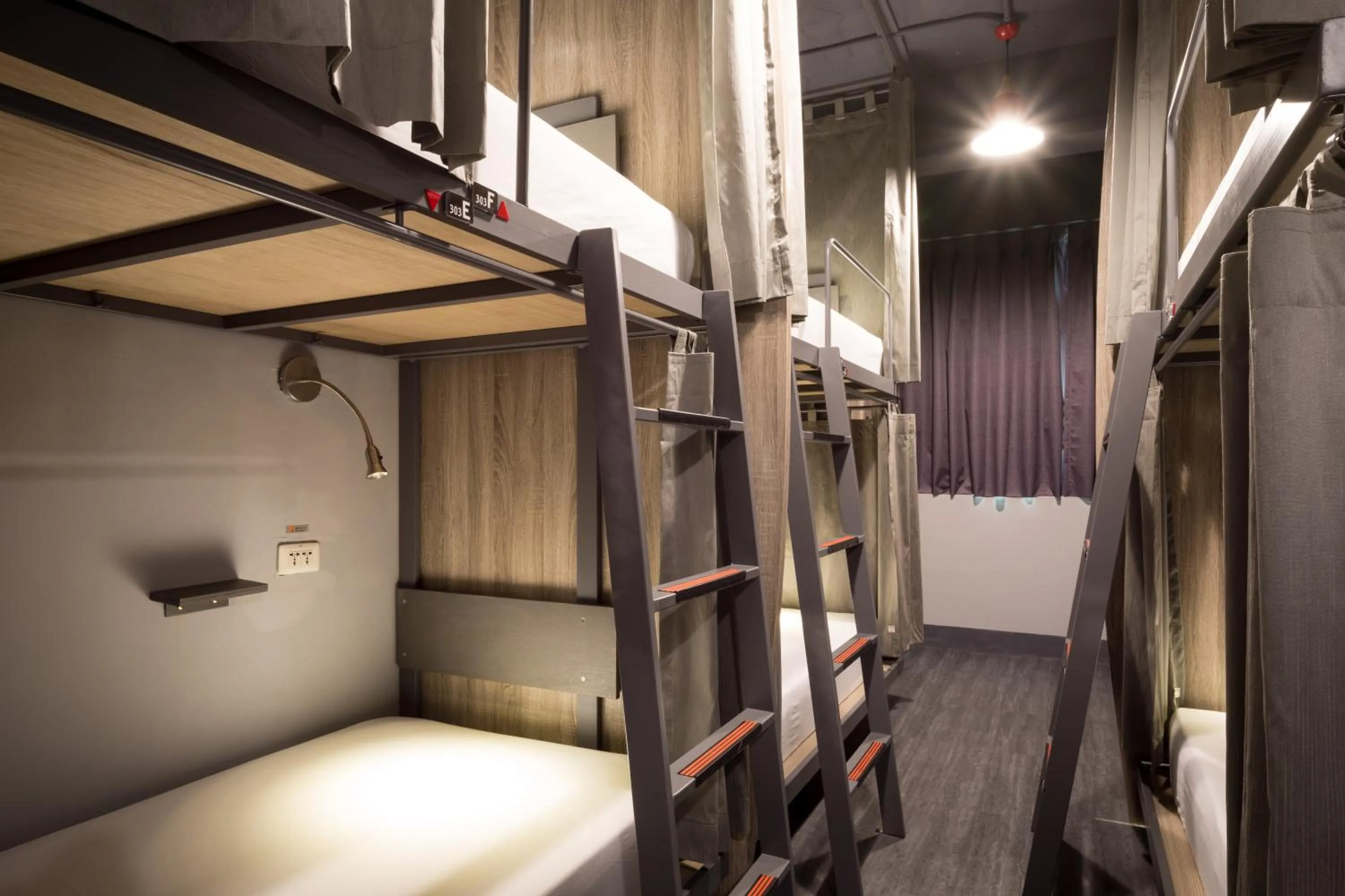 bunk bed, Bed in Taipei Travelers International Hostel