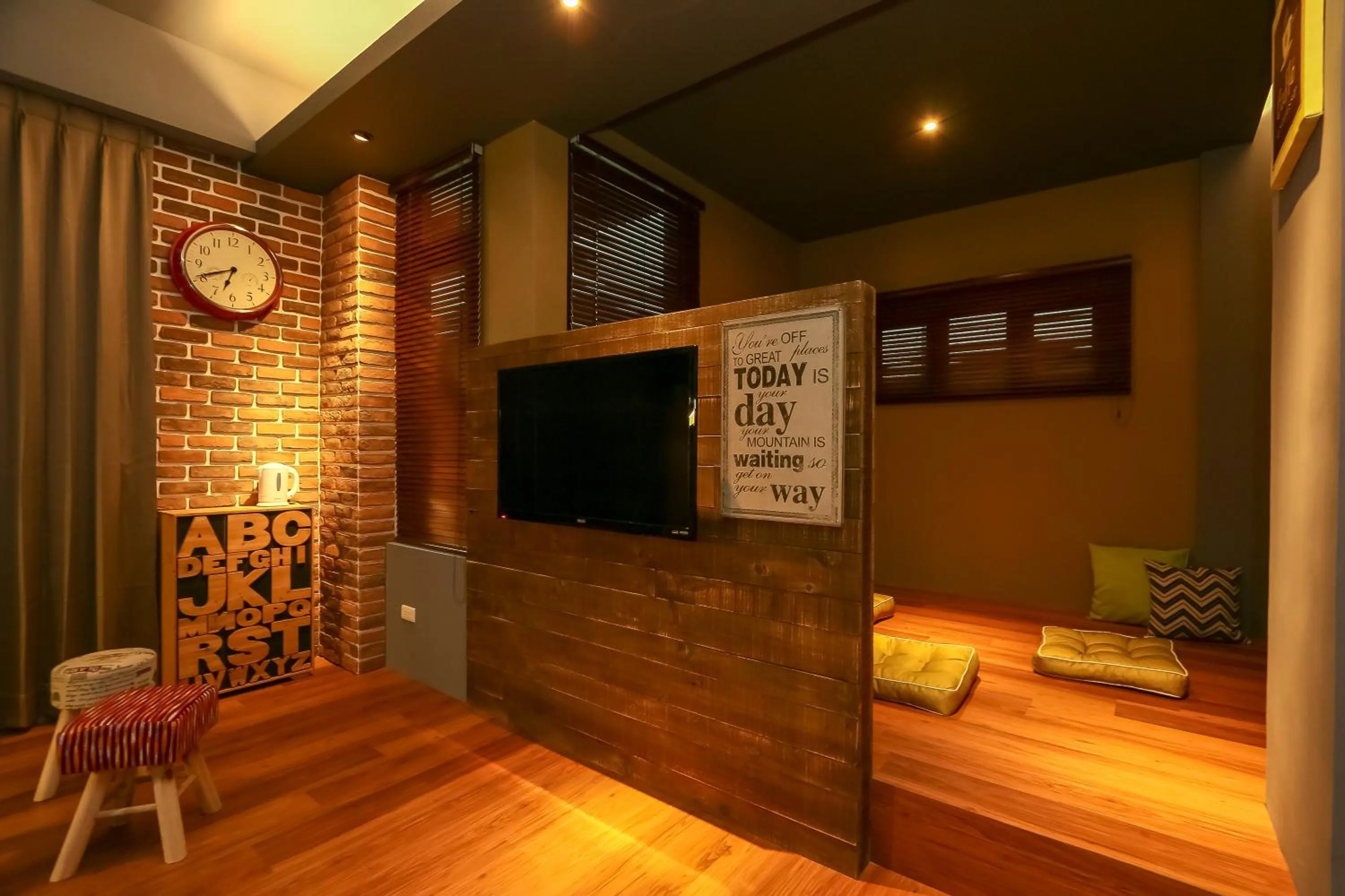 Decorative detail in Spring Tree