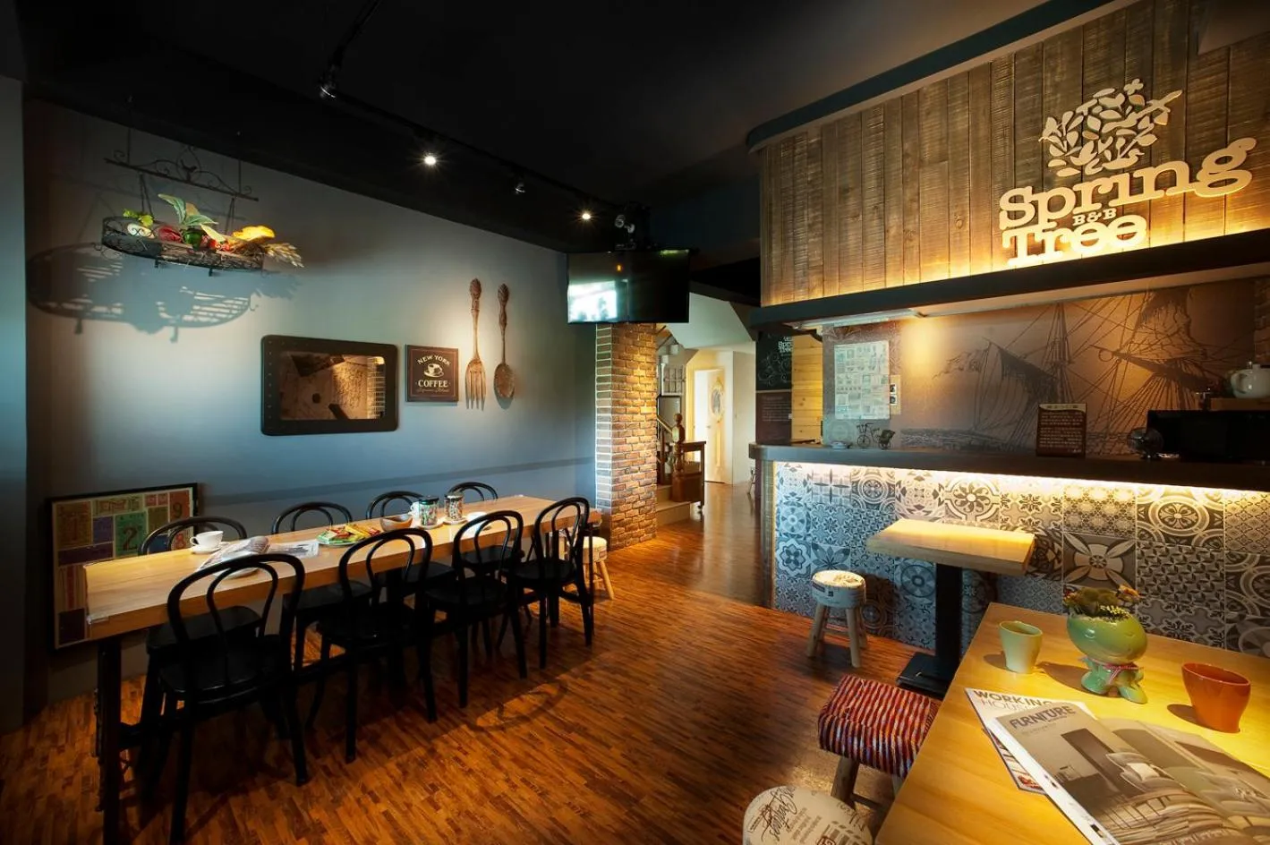 Decorative detail in Spring Tree