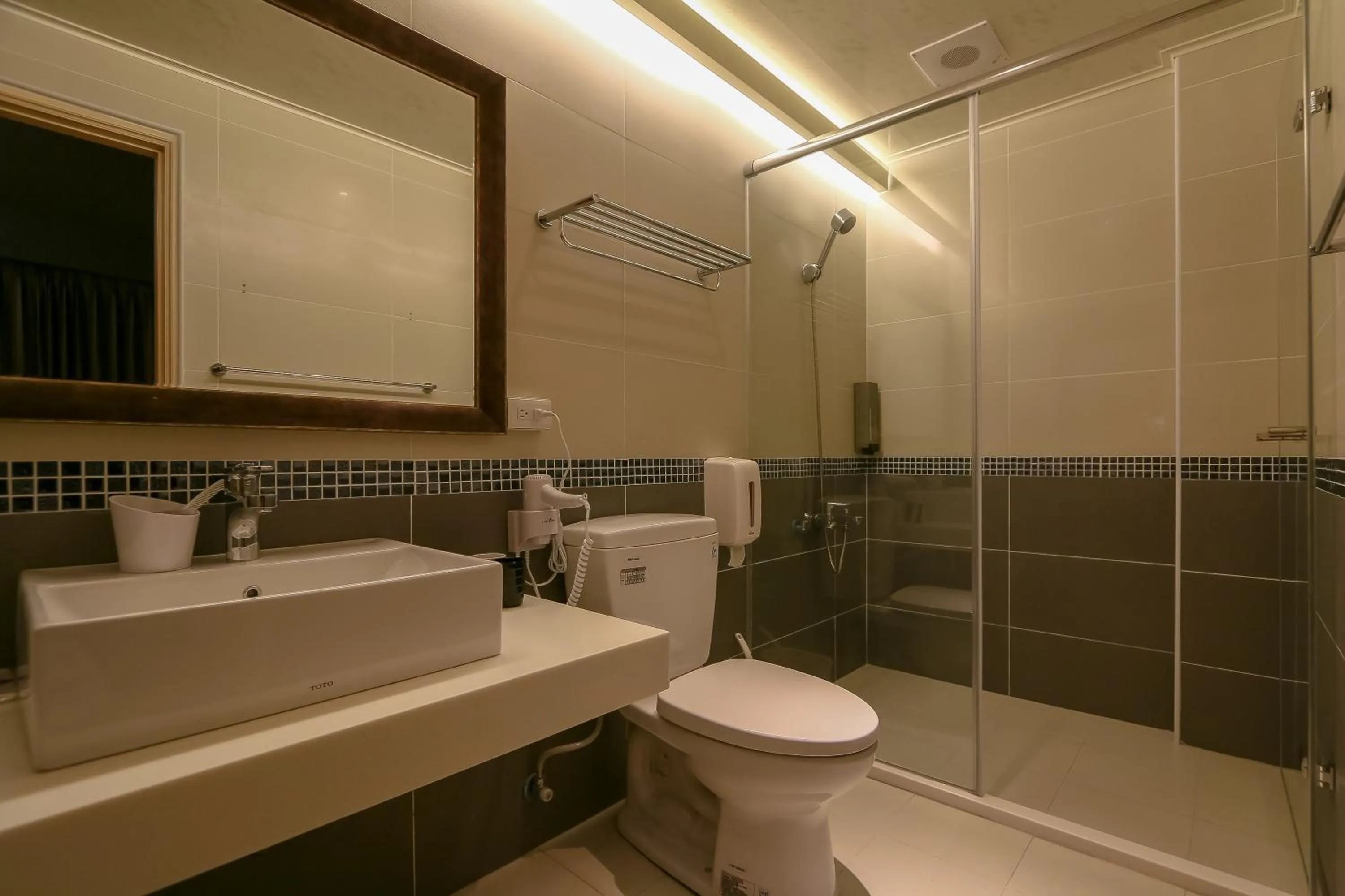 Shower in Spring Tree