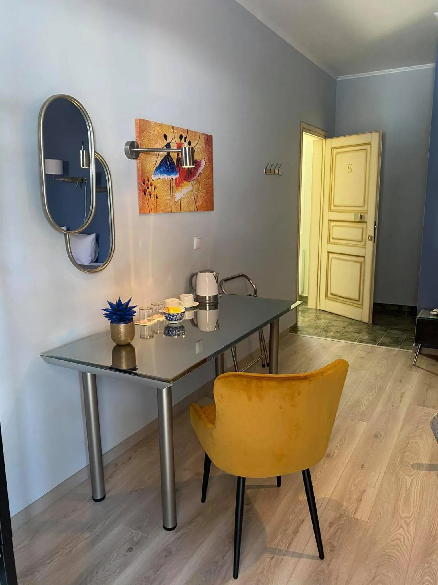 Coffee/tea facilities in Le Bijou Luxury Rooms & Suites