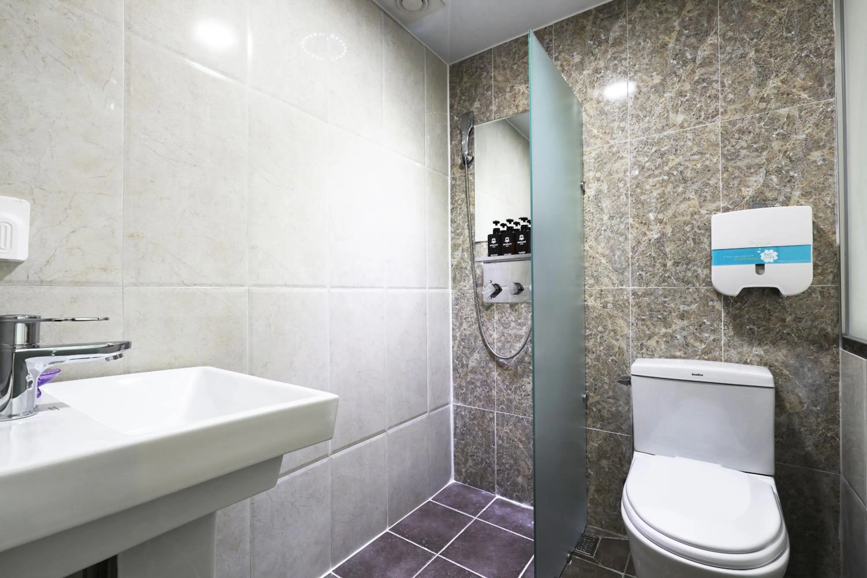 Bathroom in Hotel Mondavi