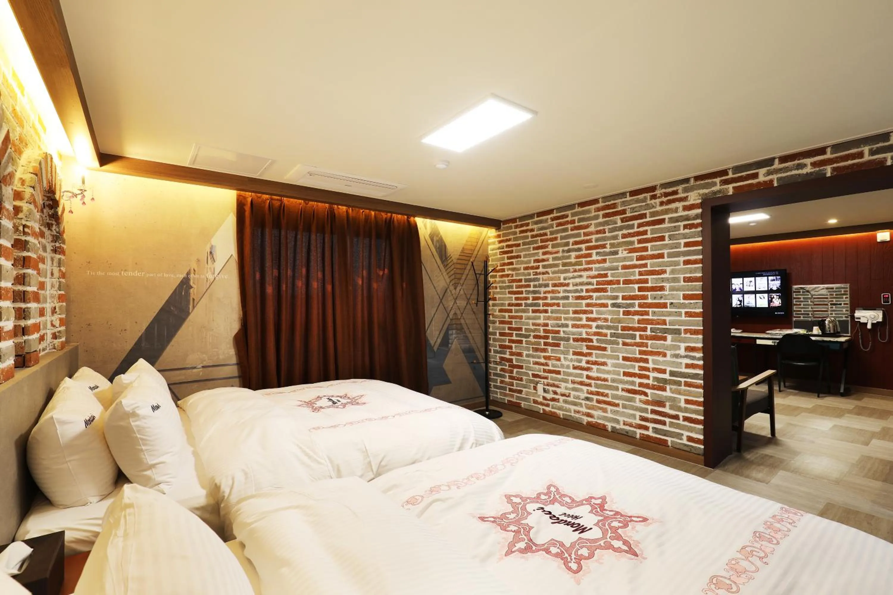 Photo of the whole room, Bed in Hotel Mondavi