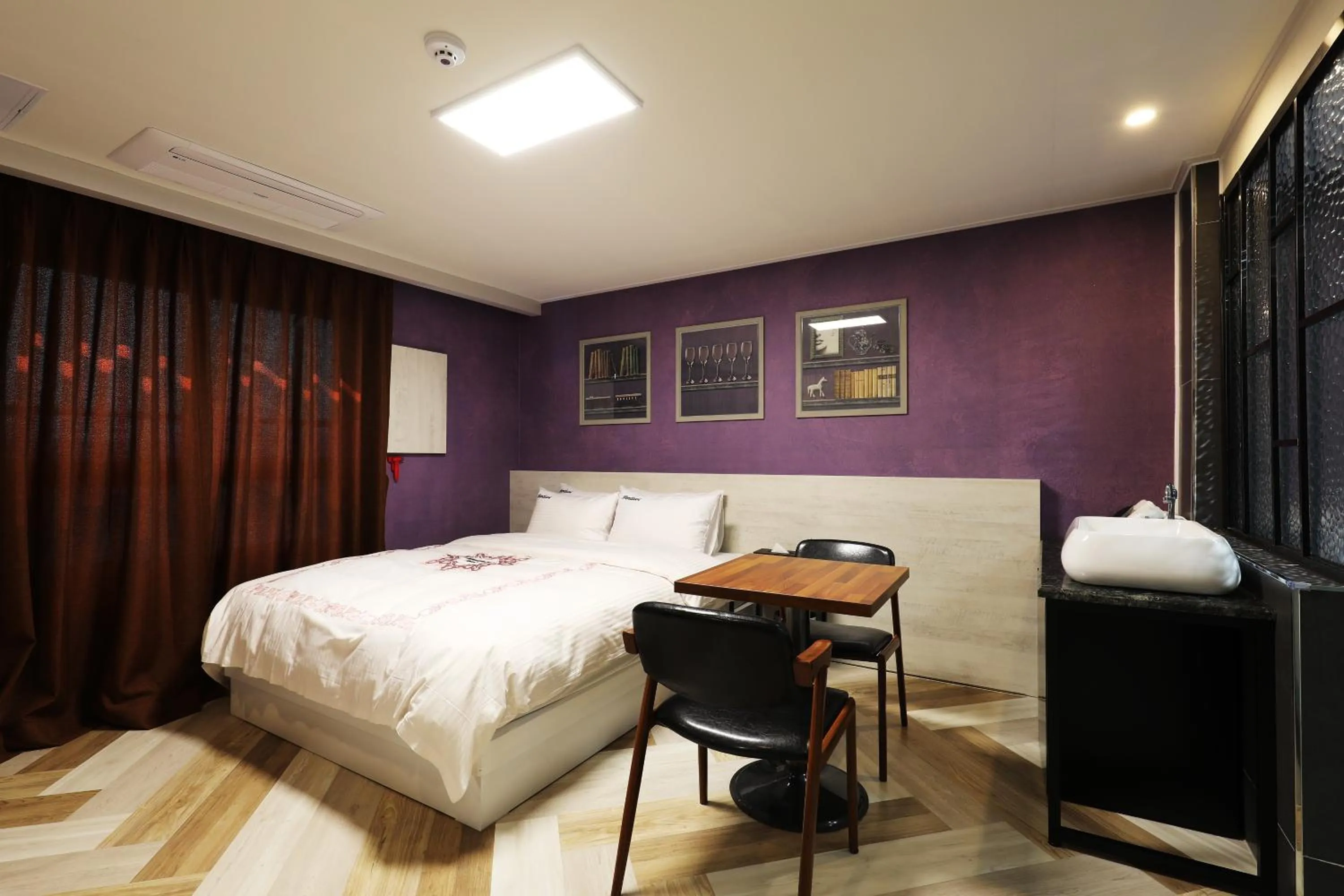 Photo of the whole room, Bed in Hotel Mondavi