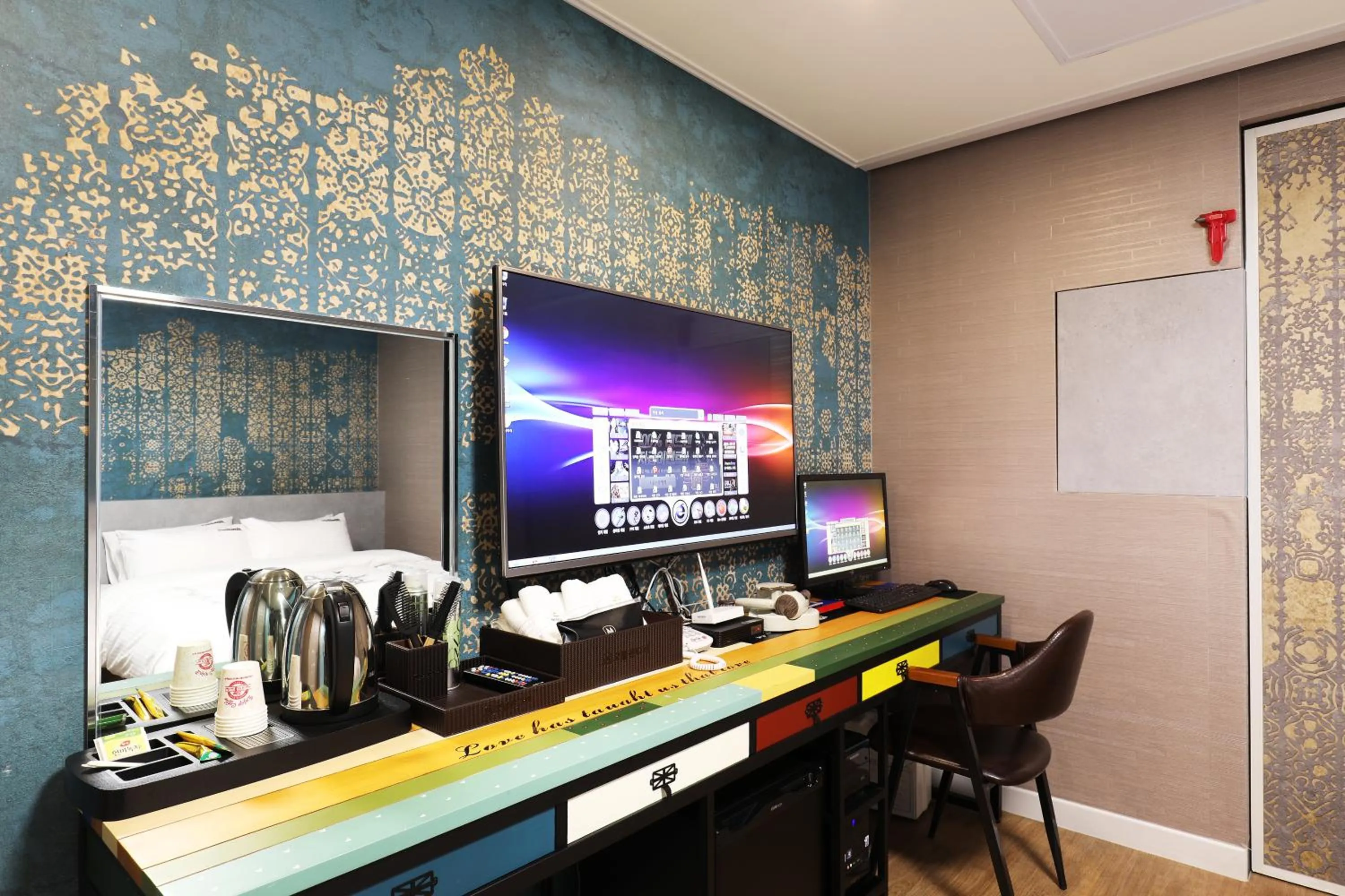 TV and multimedia in Hotel Mondavi