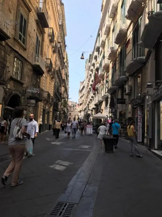 Property building in B&B Chiaia 216