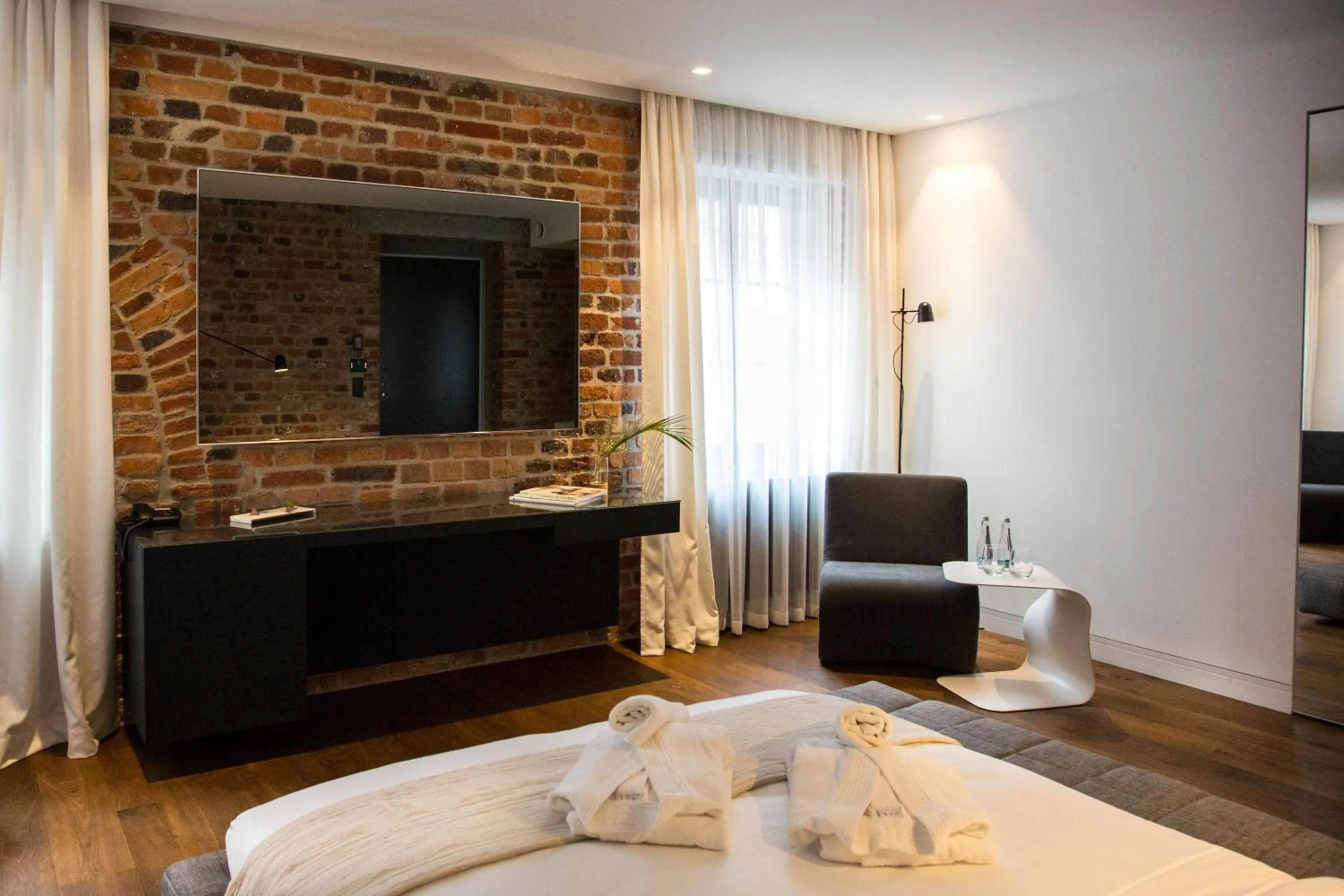 TV and multimedia, Bed in Hotel Nicolaus