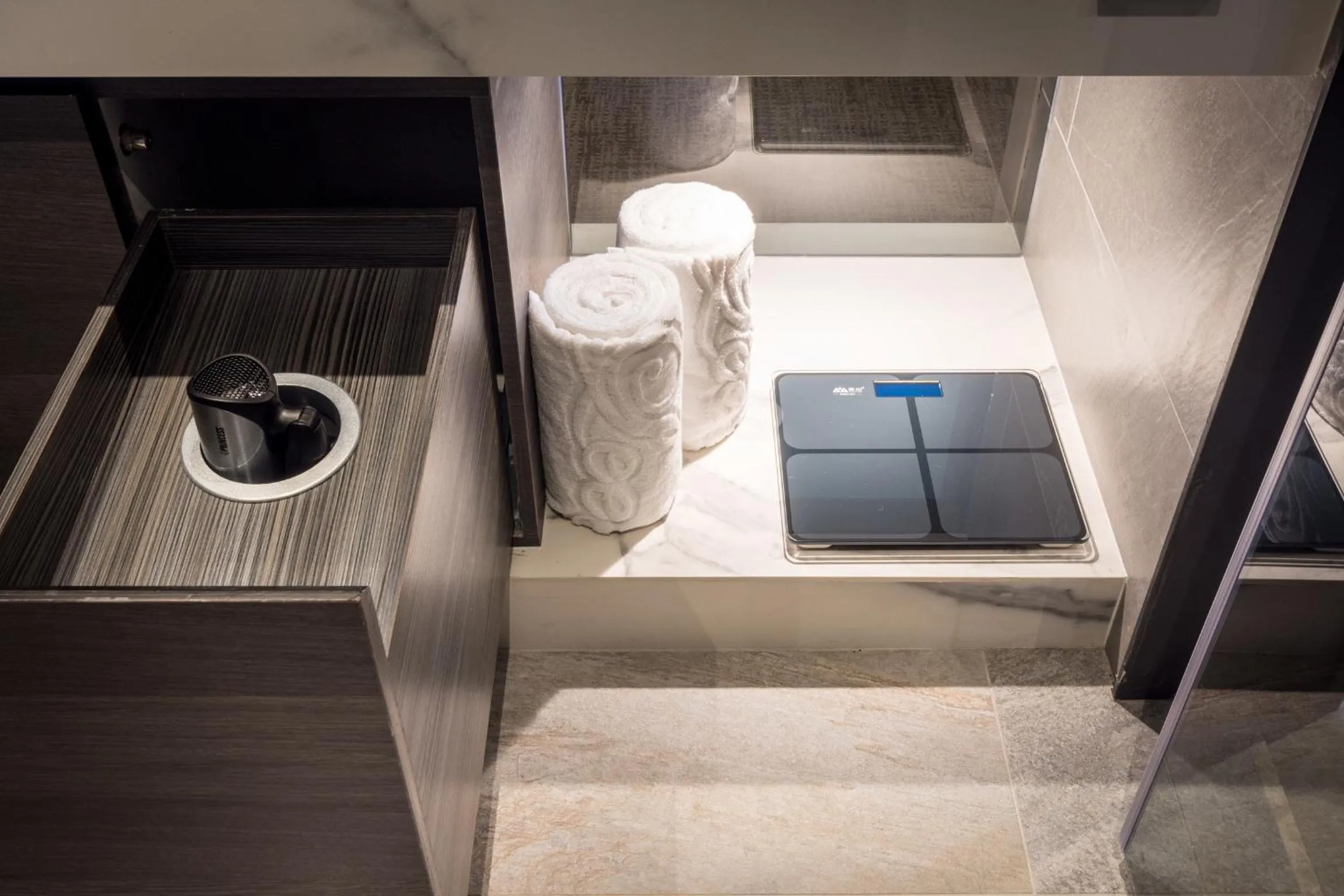 Bathroom in Park Lees Hotel