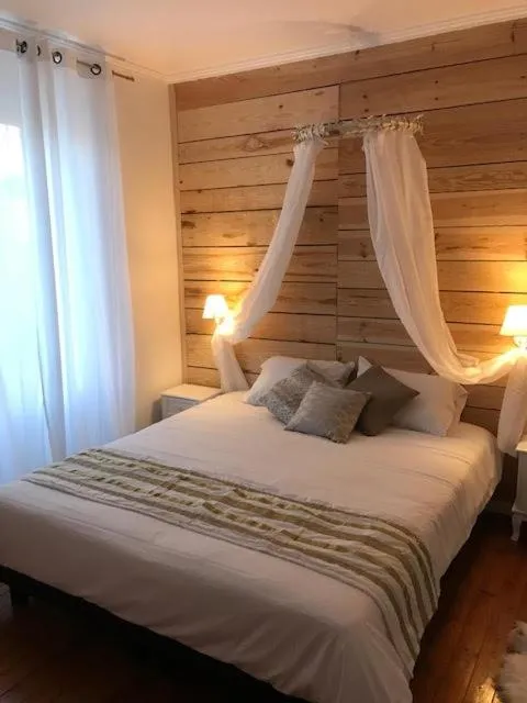 Bed in L'hostellerie de Sèvremont