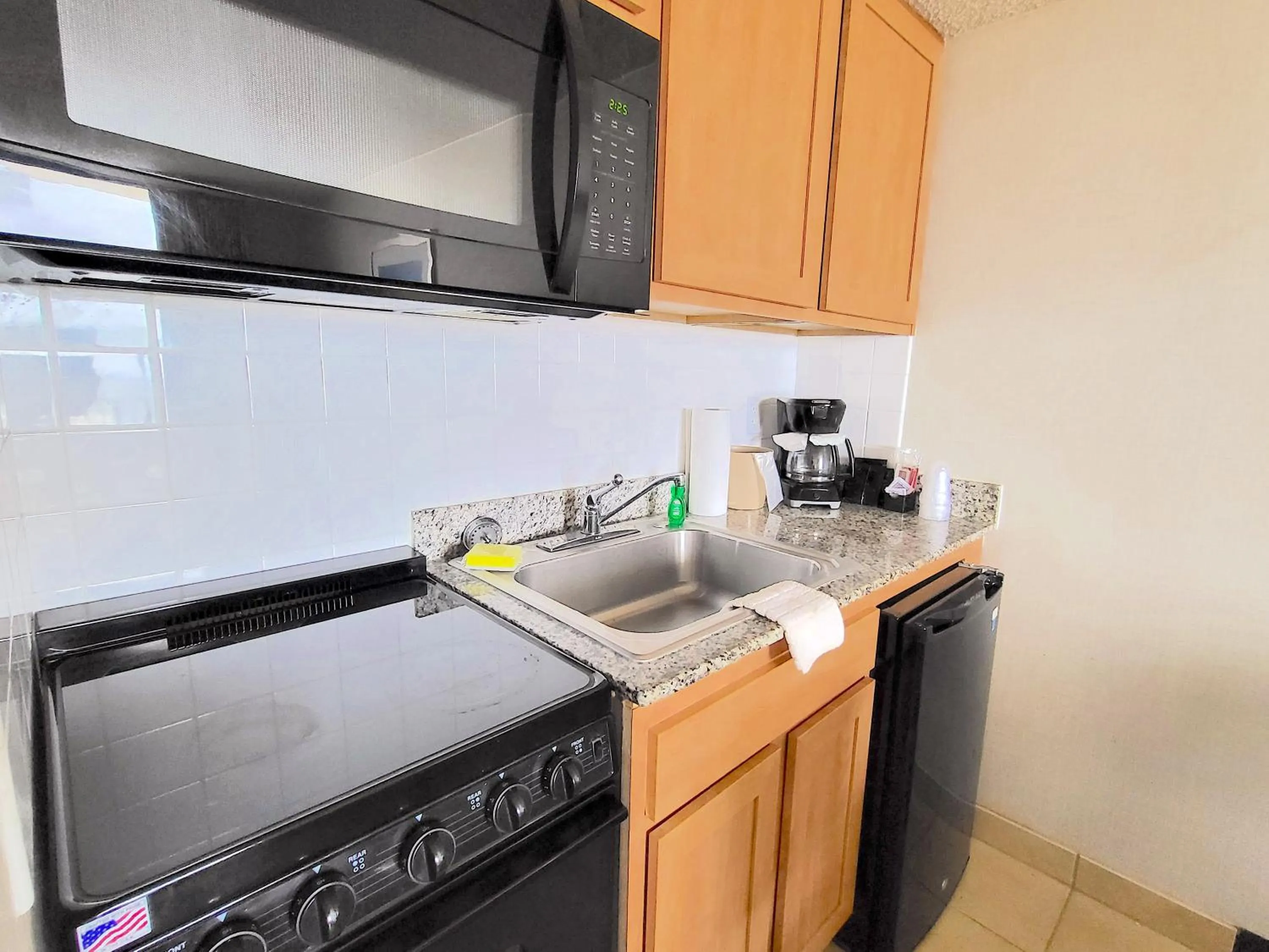 Coffee/tea facilities in The Barclay Towers Hotel and Resort