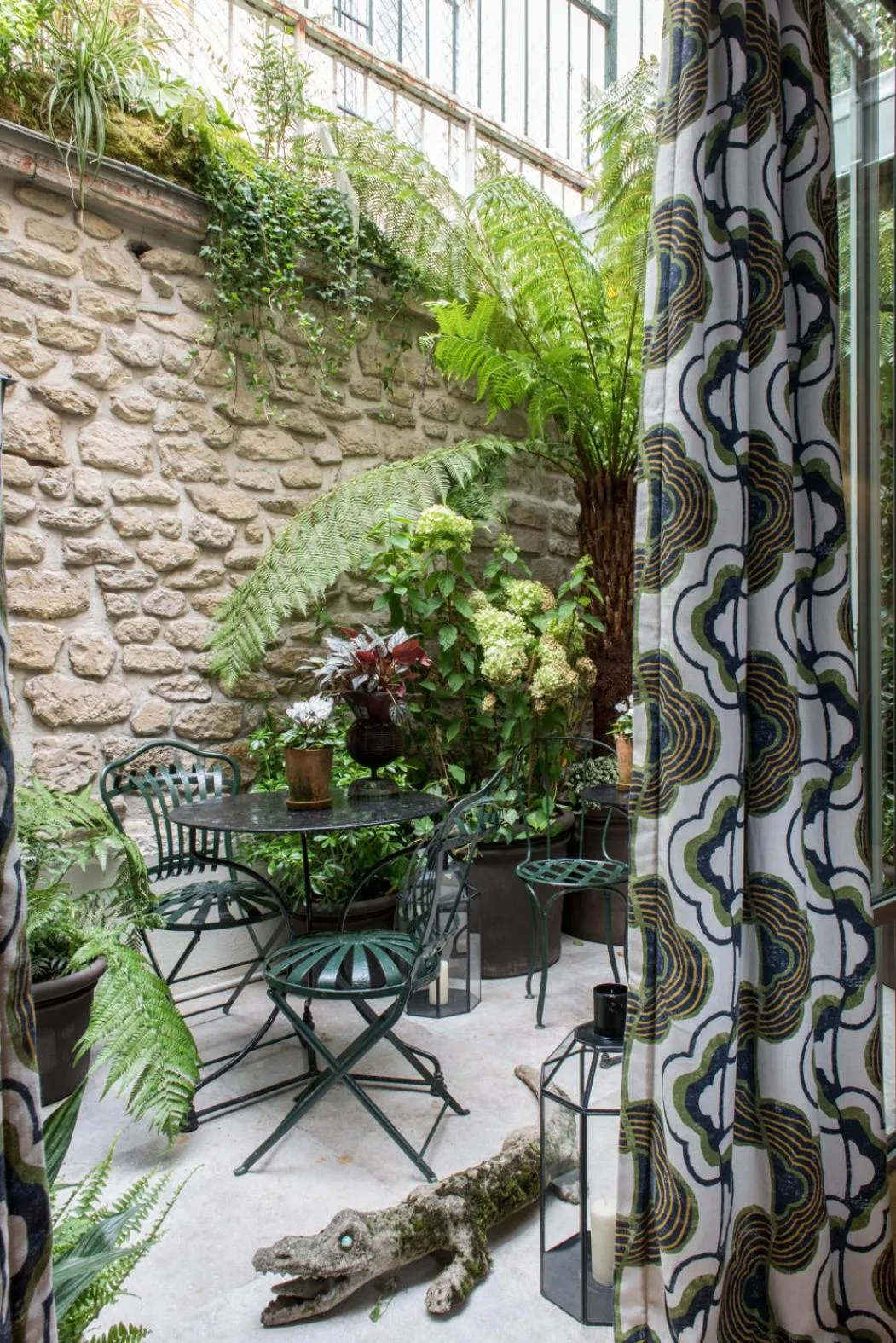 Patio in Hôtel Fougère