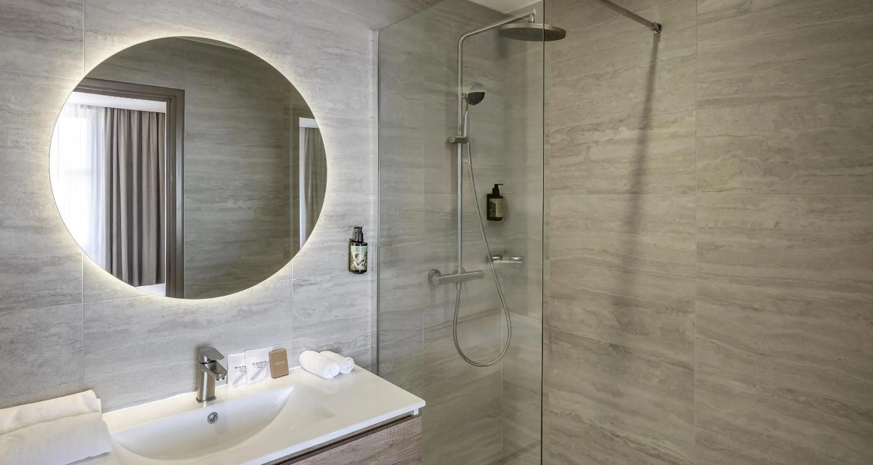 Bedroom in Best Western Plus Sanary