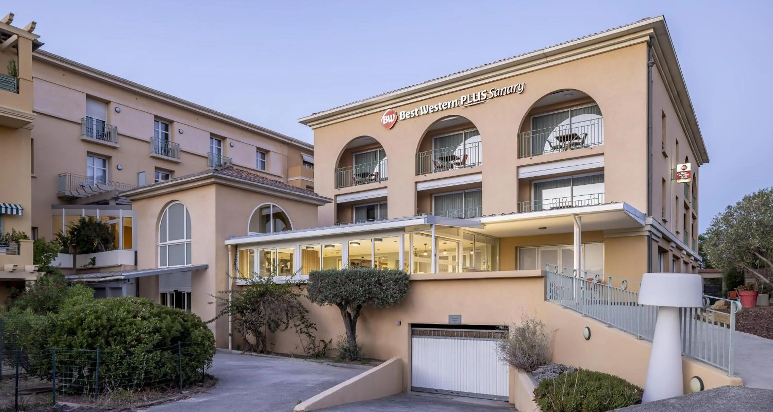 Property building in Best Western Plus Sanary