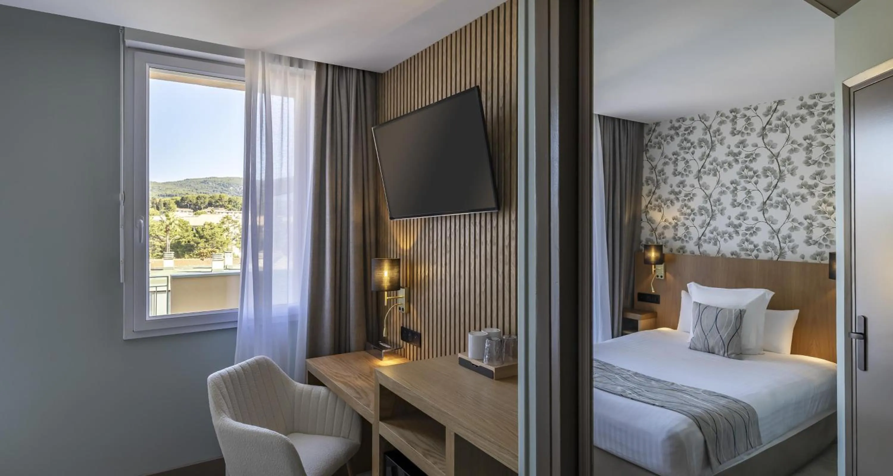 Bedroom, Bed in Best Western Plus Sanary