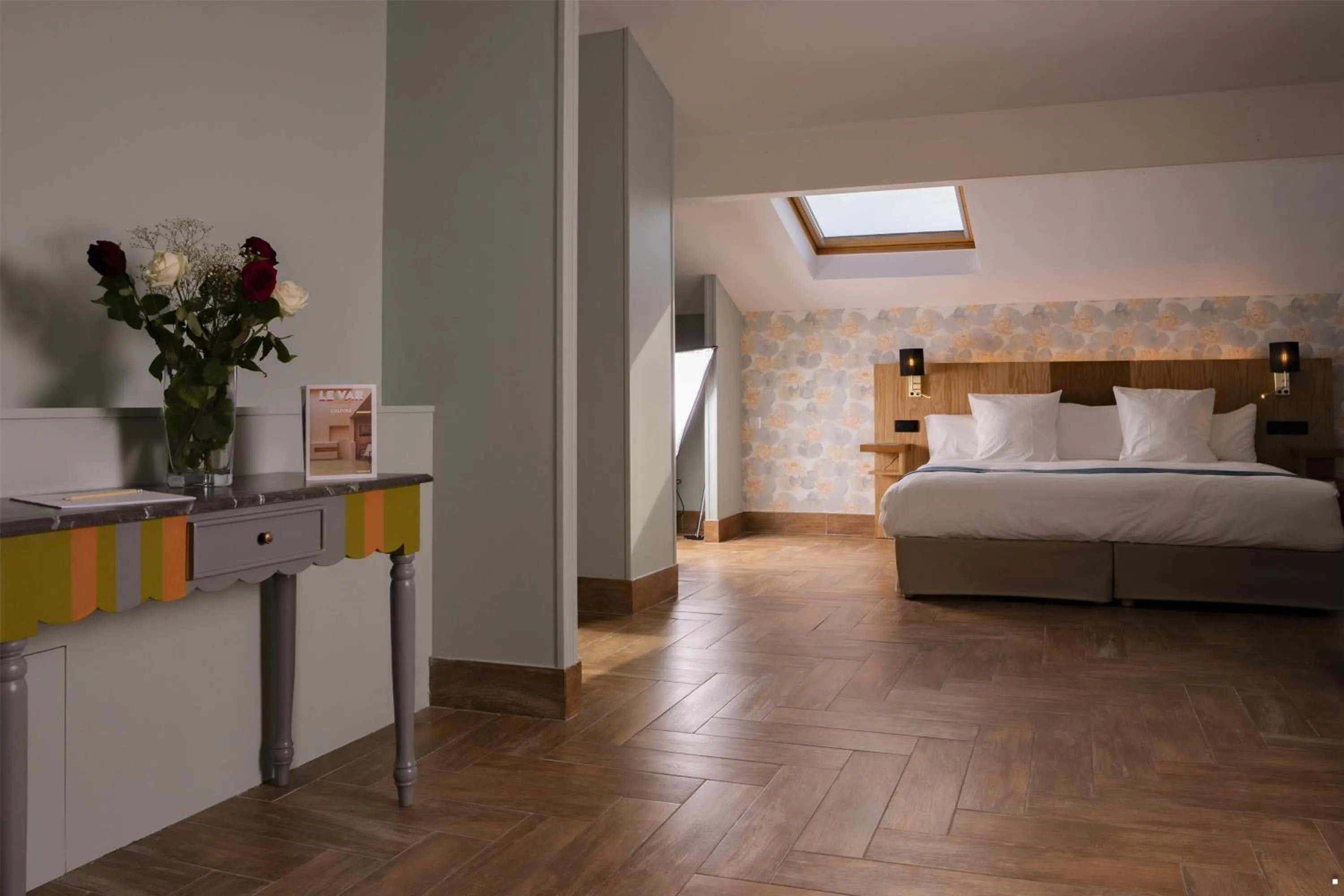 Photo of the whole room, Bed in Best Western Plus Sanary