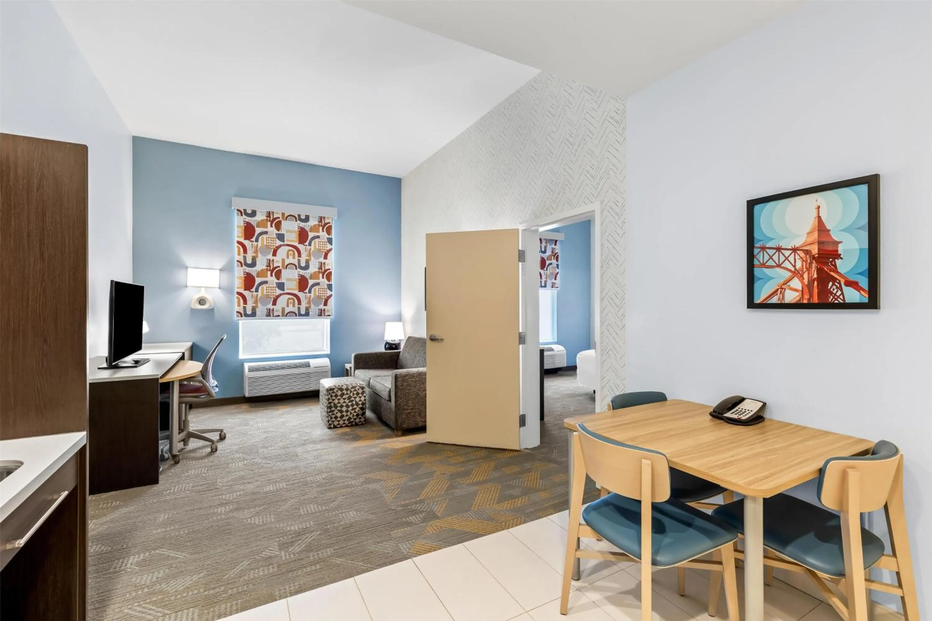 Living room in Home2 Suites By Hilton Youngstown