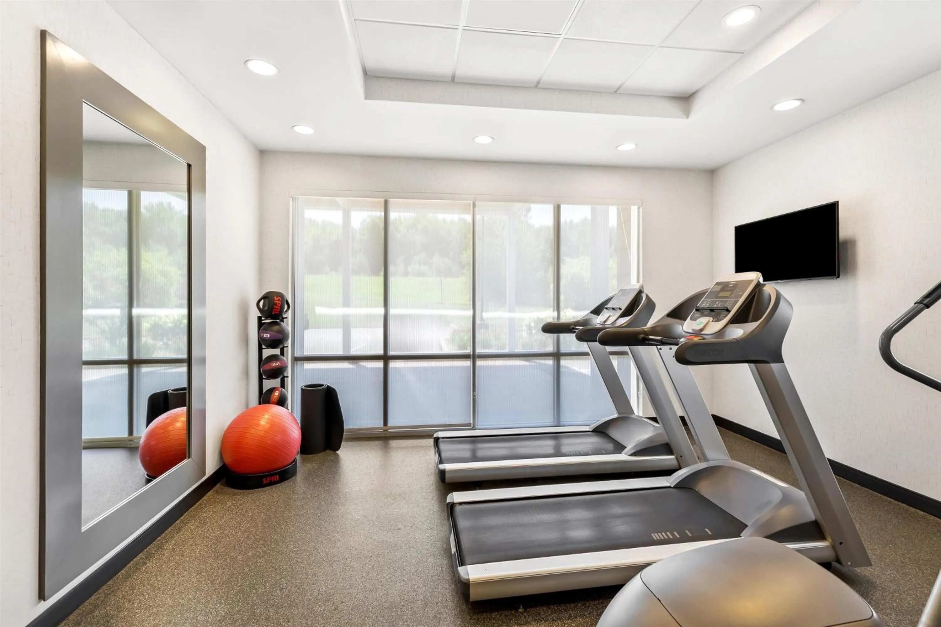 Fitness centre/facilities in Home2 Suites By Hilton Youngstown