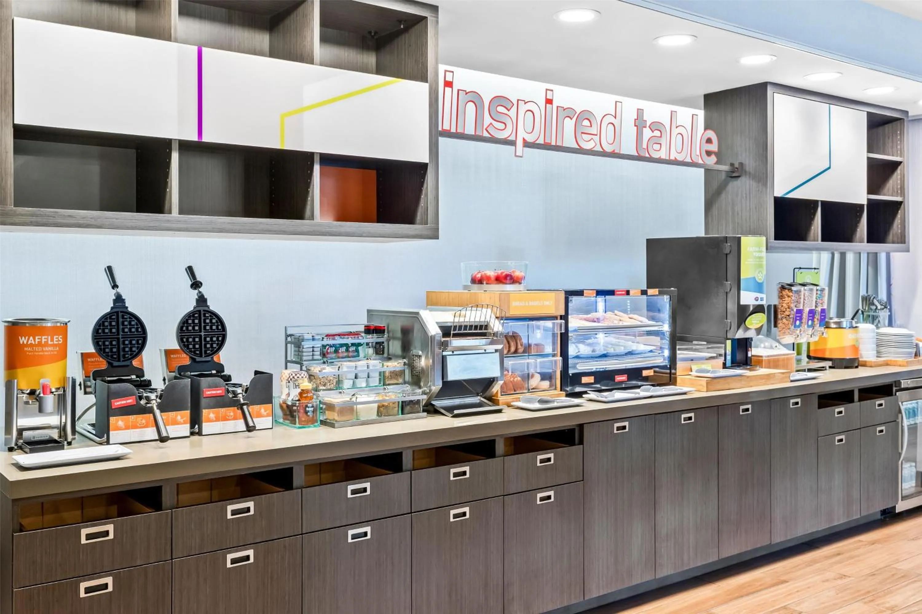 Breakfast in Home2 Suites By Hilton Youngstown