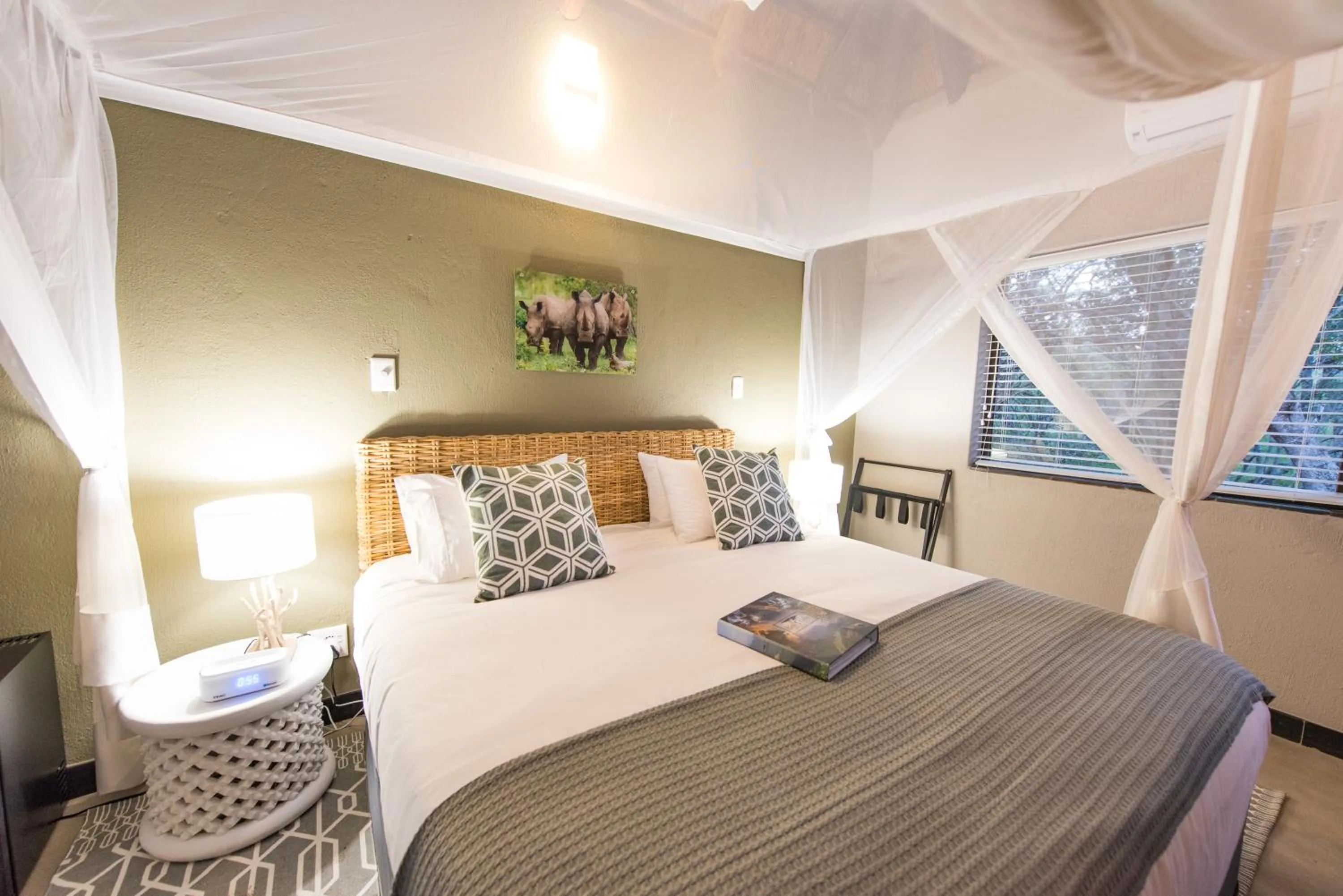 Photo of the whole room, Bed in Bushbaby River Lodge